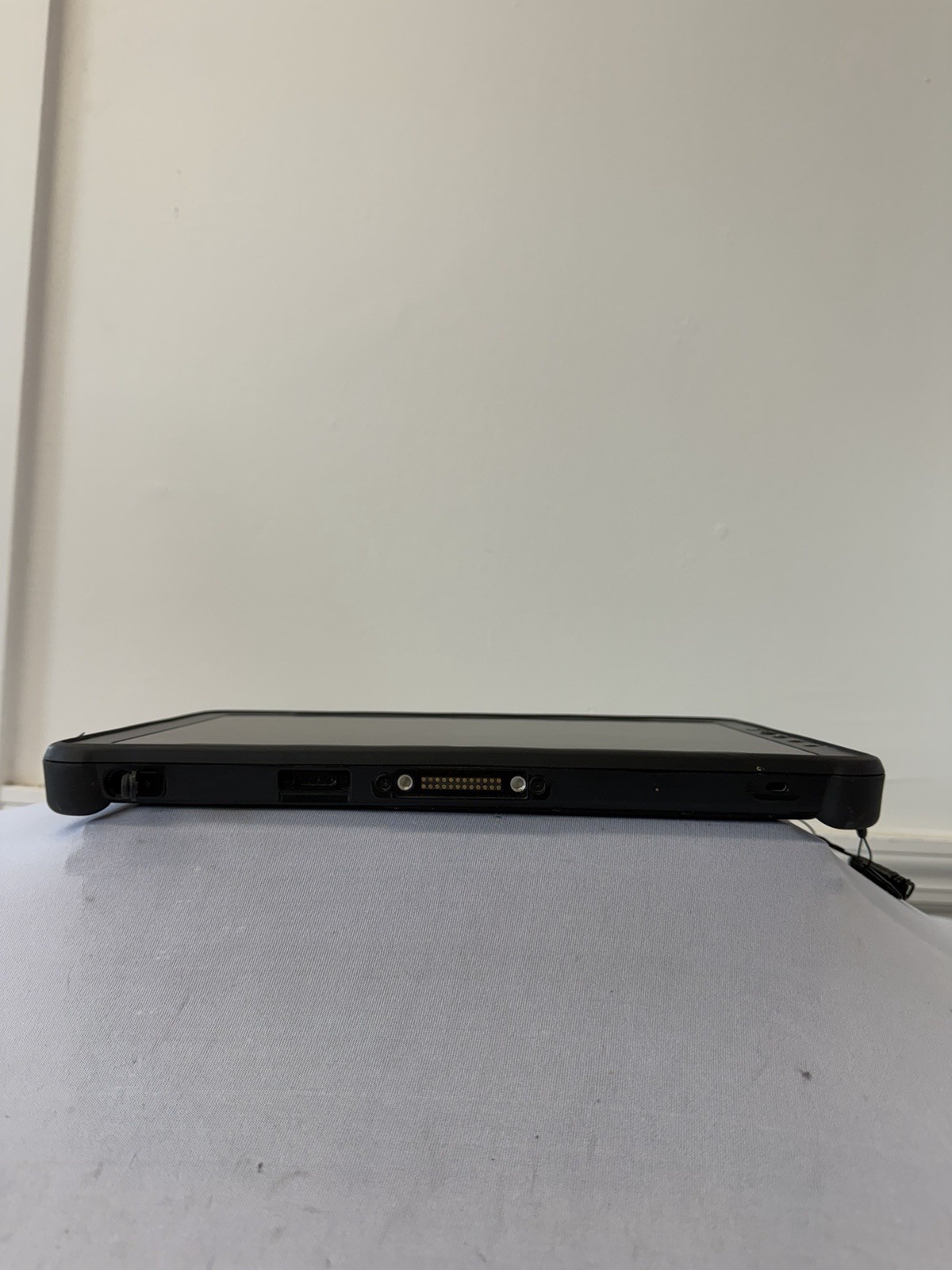 Getac F110 G3 Laptop – Yellowing Screen – Intel i7-6500U – RAM 8 GB – Read Des