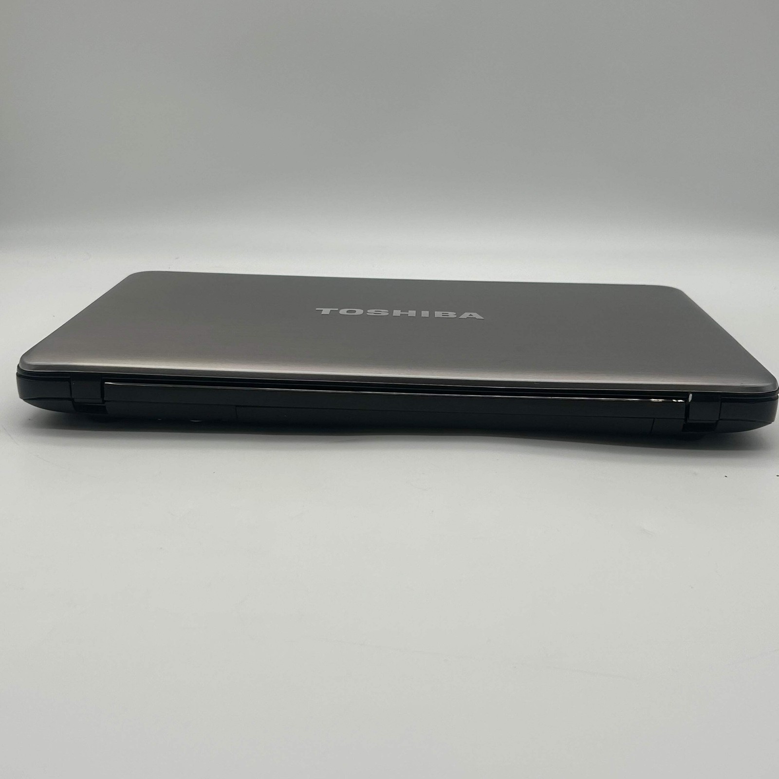 Toshiba Satellite S850 Core i7 2.4GHz,6GB RAM,512GB 15.6″ Gray Laptop