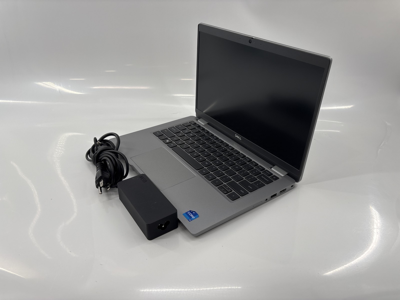 Dell Latitude 5330 Core i7 | 32GB 512GB-SSD | Fair Condition*