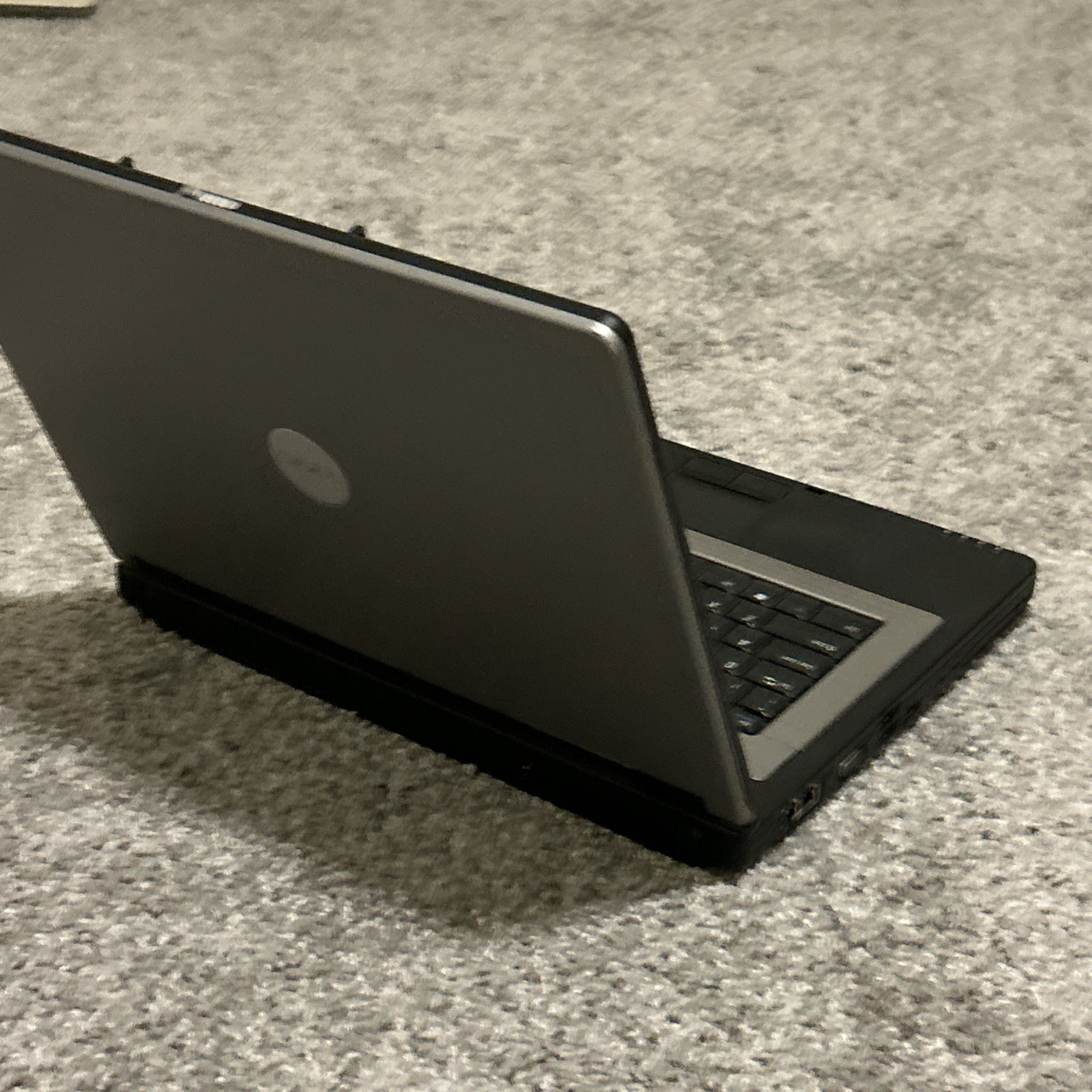 Dell Inspiron B120 Laptop Model PP21L Windows XP Home ***UNTESTED****