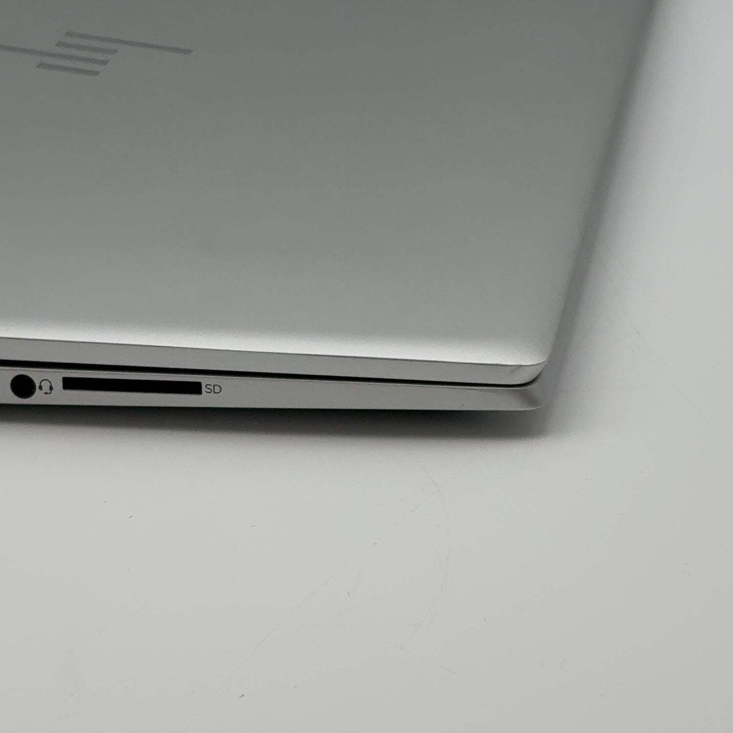 HP Envy 15m-dr1012dx 15.6″ i7-10510U 1.8GHz 12GB RAM 512GB