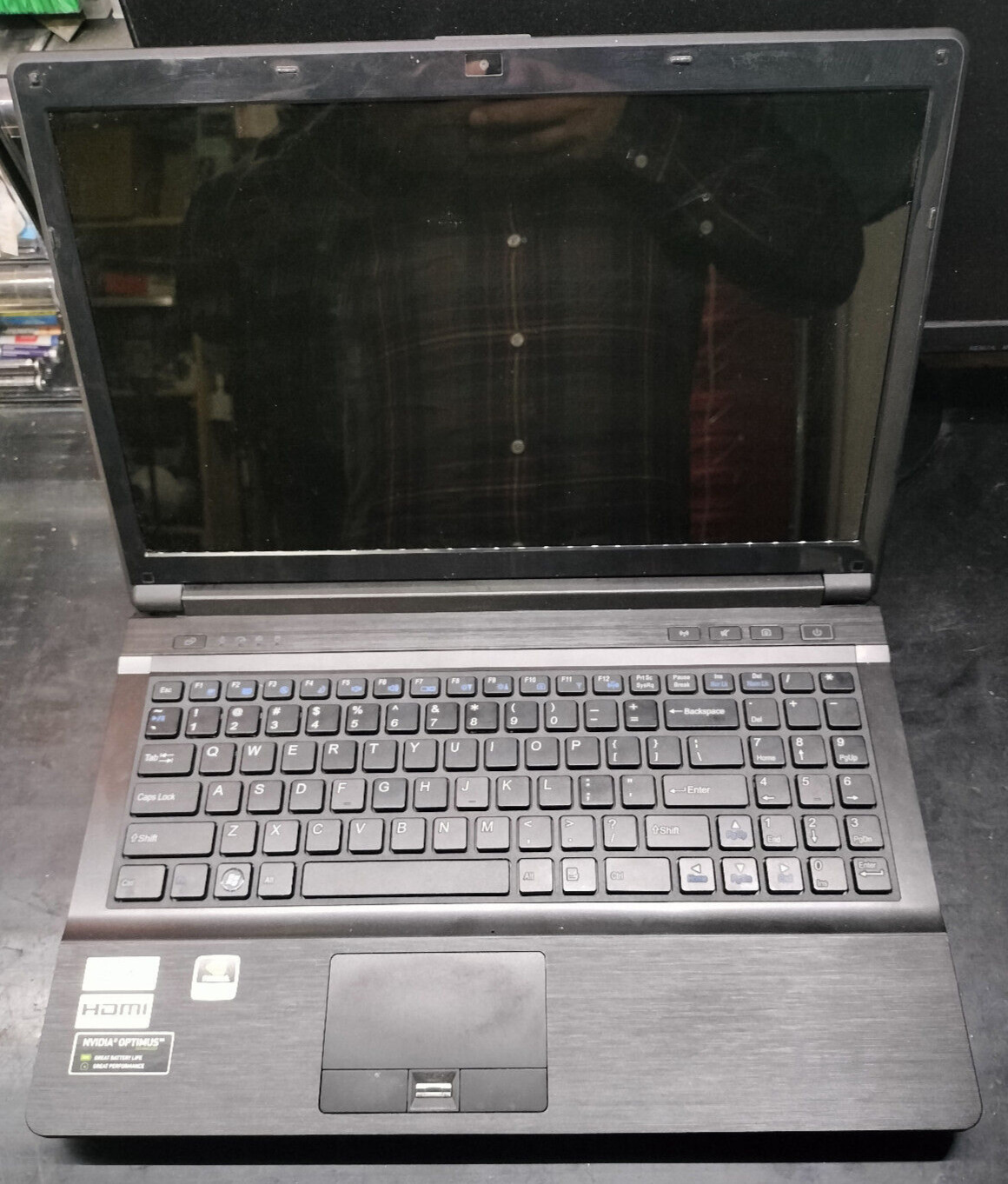 Maingear W150HRQ i5 2520M 8GB DDR3 320GB SATA Nvidia GT 555M w charger AS-IS