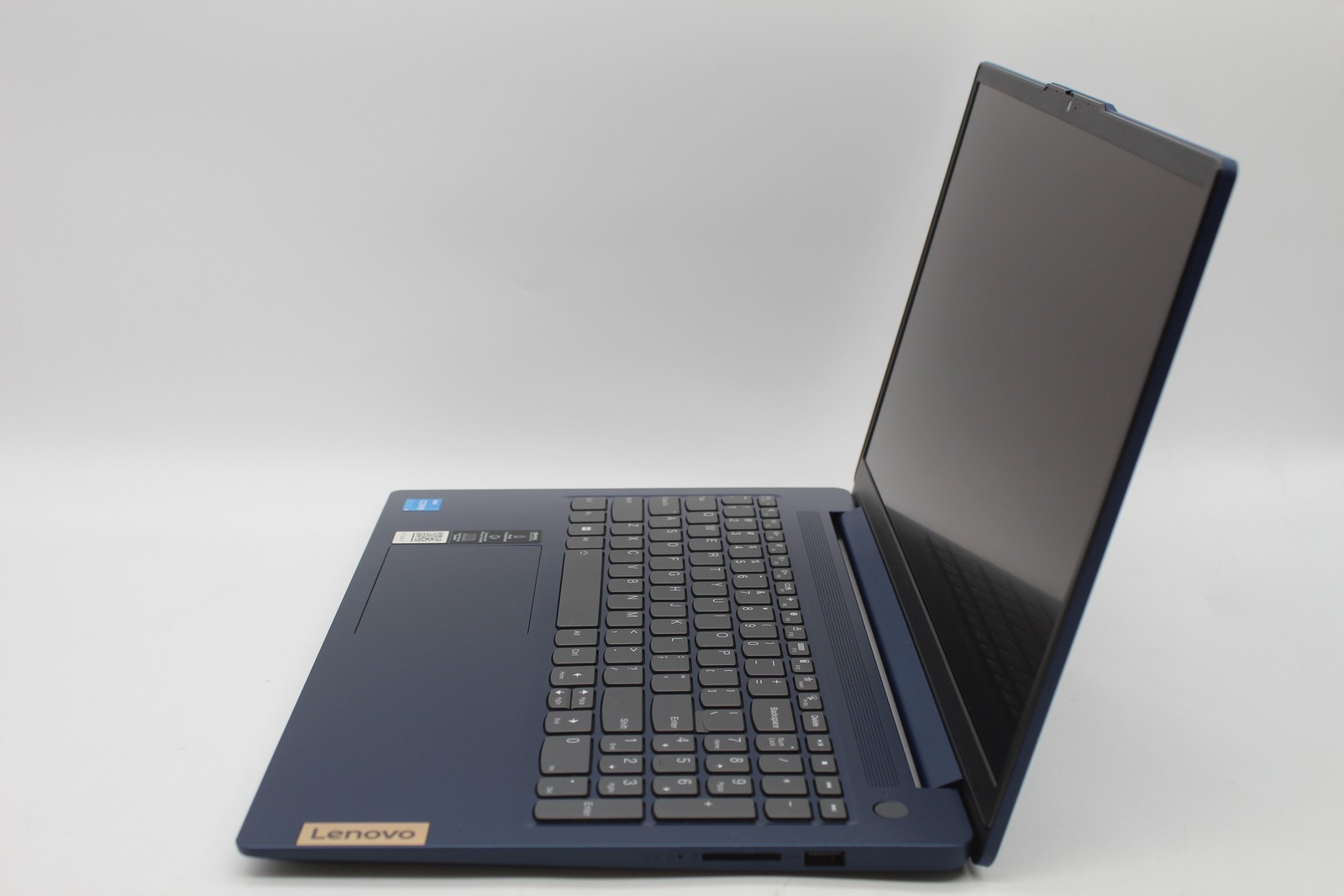 Lenovo IdeaPad Slim 3 15IRU8 Core i3-1315U 1.2GHz 8GB 256GB SSD PC1795858