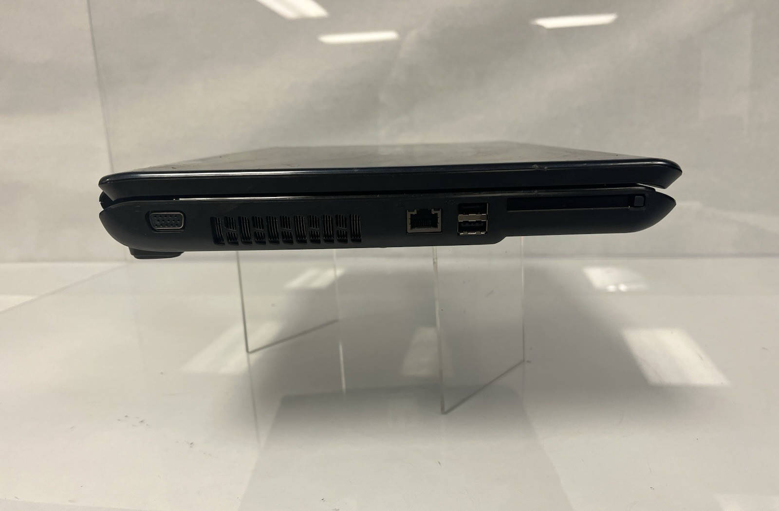 Toshiba Satellite L305-S5955 Intel Celeron CPU 900 2.20GHz 2GB Ram 160GB HDD