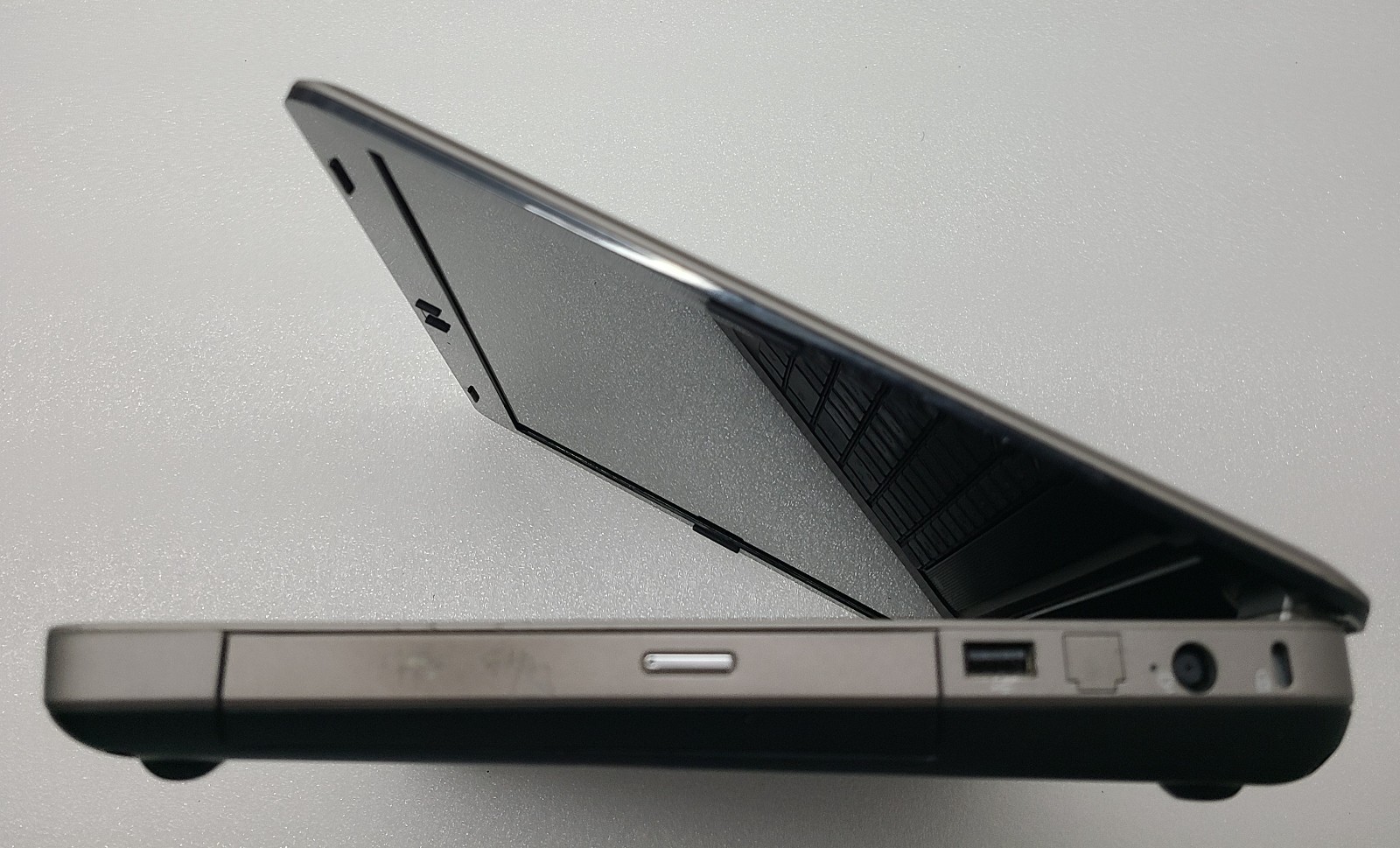 HP G62 Laptop AMD Turion II P540 4GB Ram NO HD/OS (FL)