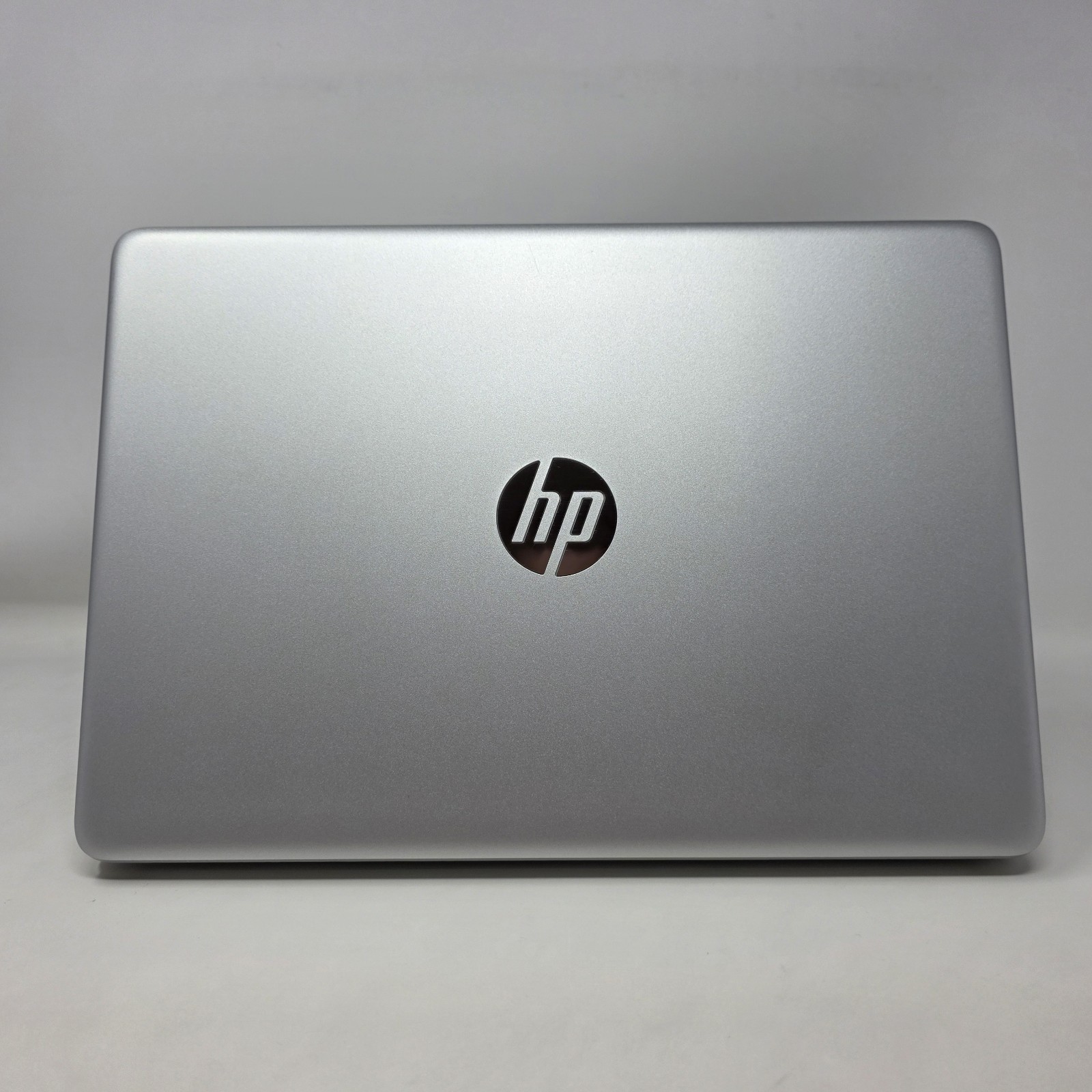 HP 14-CF1020OD 14″ 8GB 256GB SSD Intel Core i3-8145U X2 Silver NEEDS BATTERY