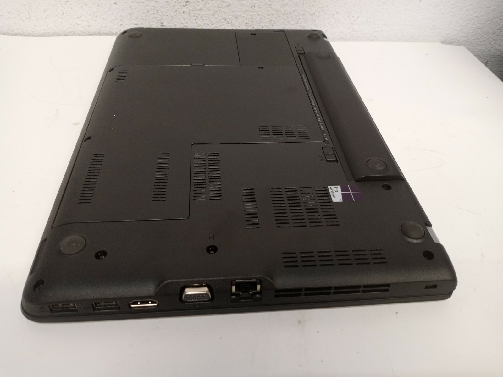 Lenovo Thinkpad E555 15.6” AMD A6-7000 Radeon R4 2.2GHz 4GB 500GB HDD BT Win10