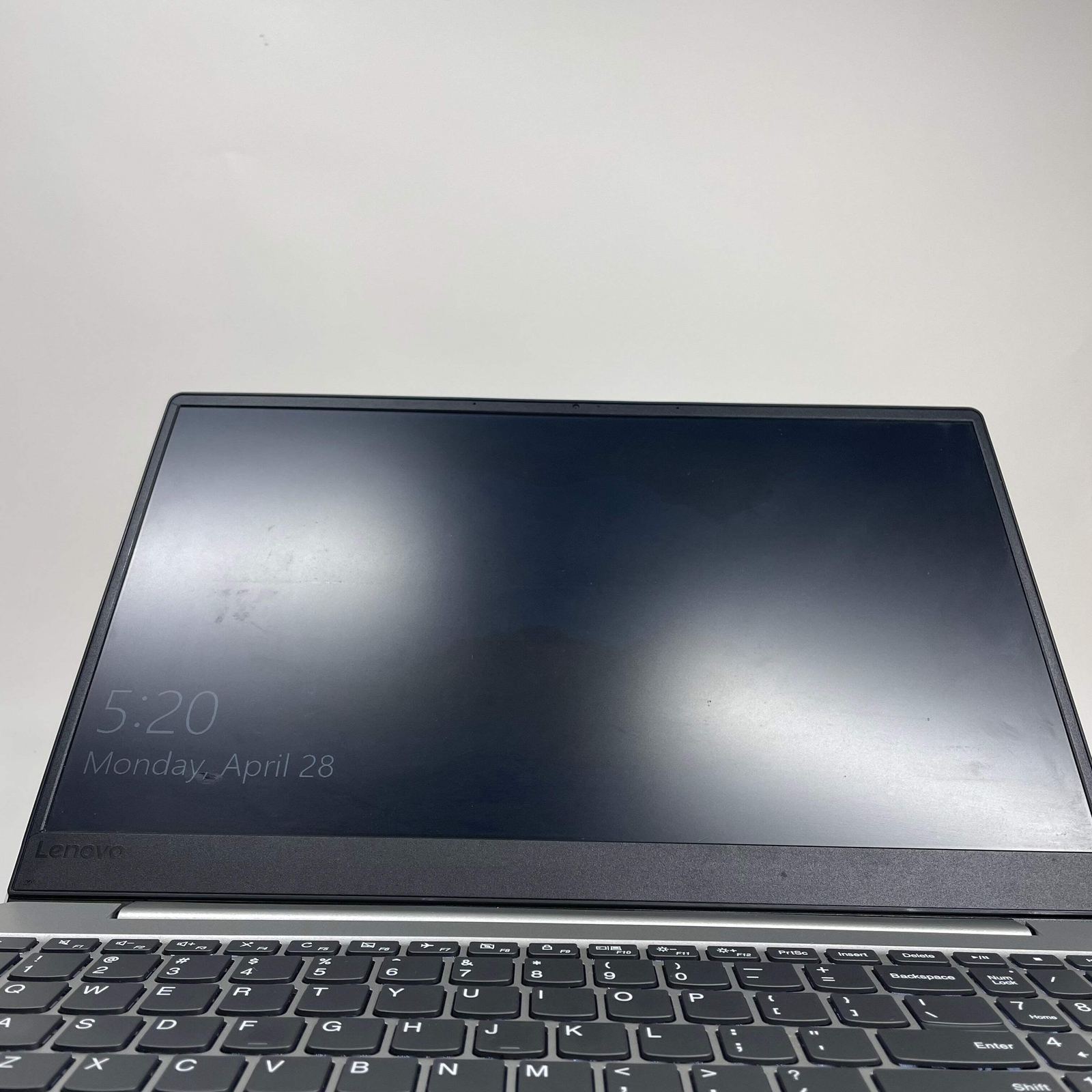 Broken Lenovo Ideapad 1 81F5 i5 8GB RAM 256GB UHD 620 LCD White Spot