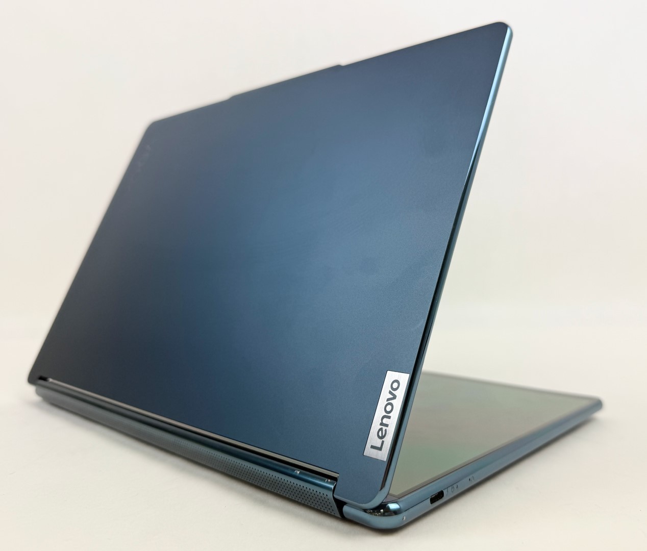 Lenovo Yoga Book 9i 13IRU8 2×13.3″ OLED Dual Touch i7-1355U 16GB 1TB SSD W11H