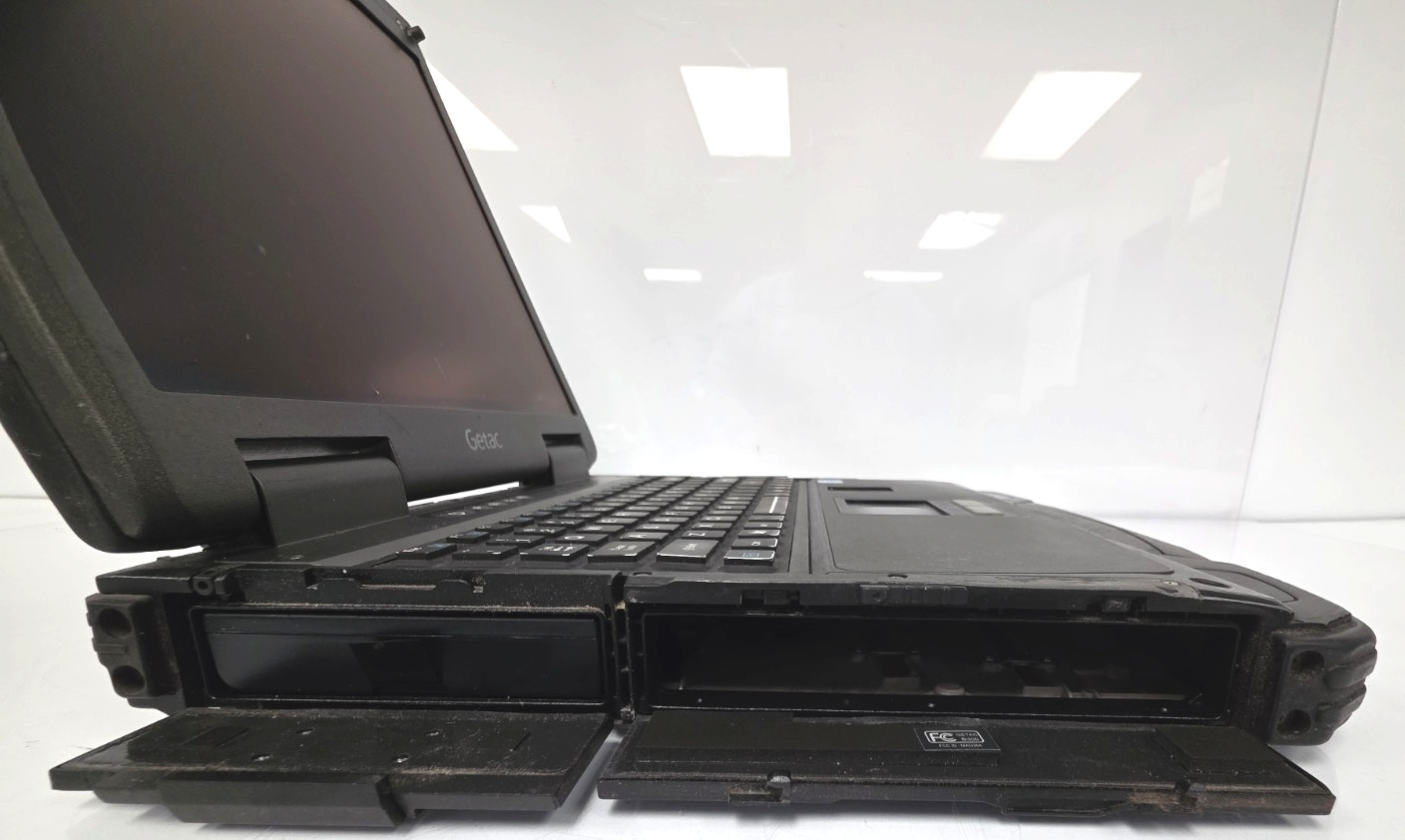 Getac B300 G1| Touch| Intel Core i7-L620| 4GB RAM| No HDD| No OS| 13,891 Hours