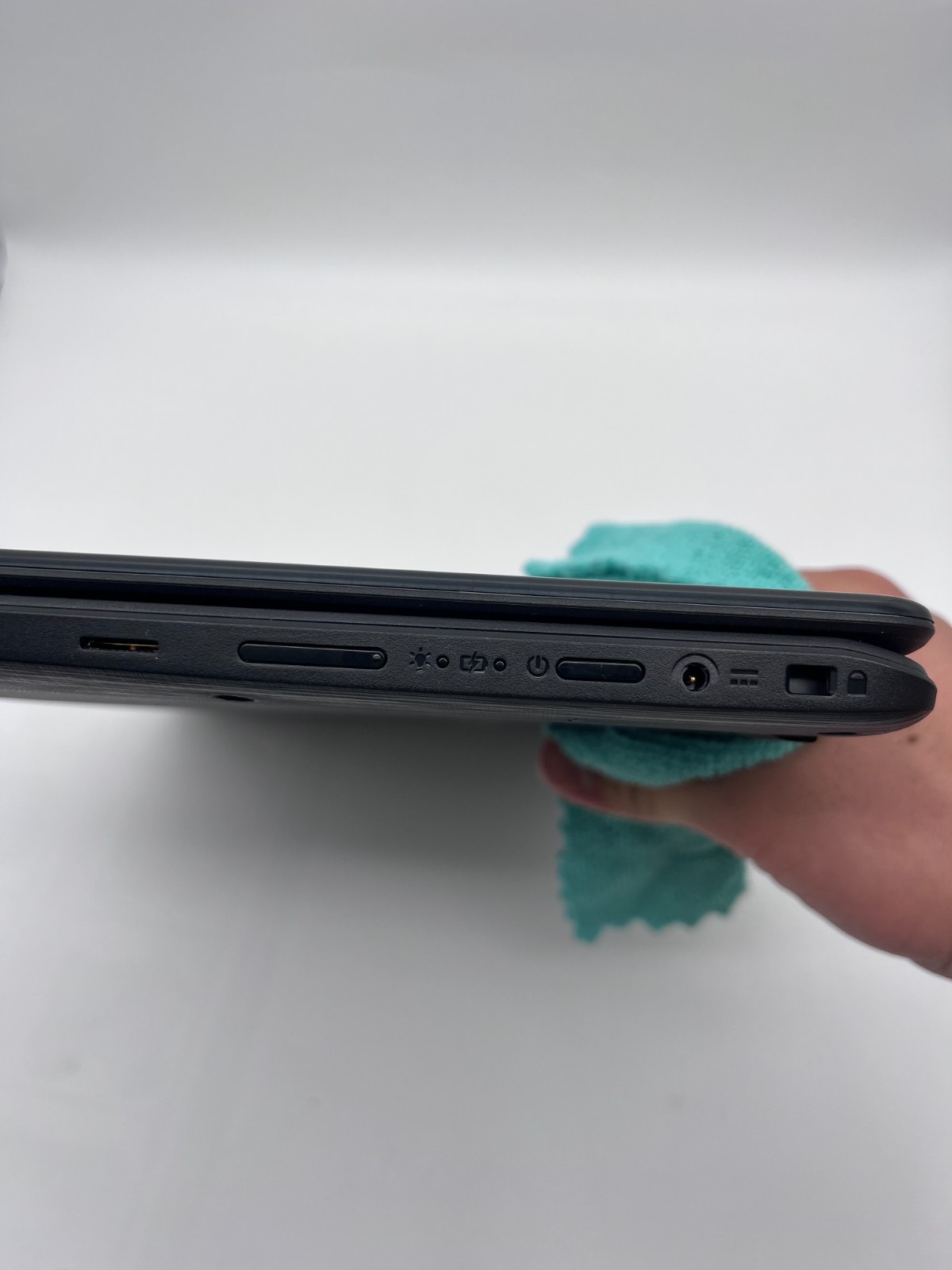 Acer Spin 5 13.3″ Touchscreen 2-in-1 i5-7200U 8GB RAM 256GB SSD