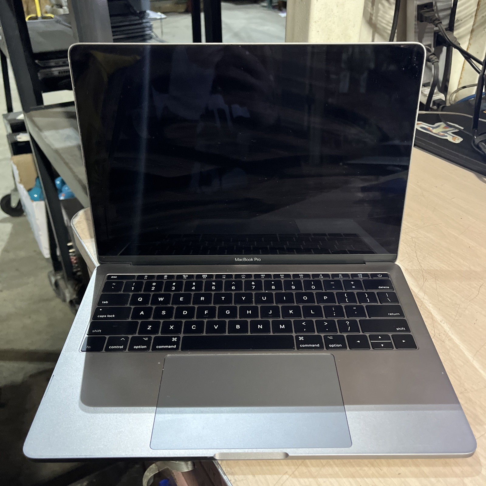 APPLE MACBOOK PRO 13″ MID-2017 CORE I5-7360U 2.3GHZ 8GB RAM NO HD *