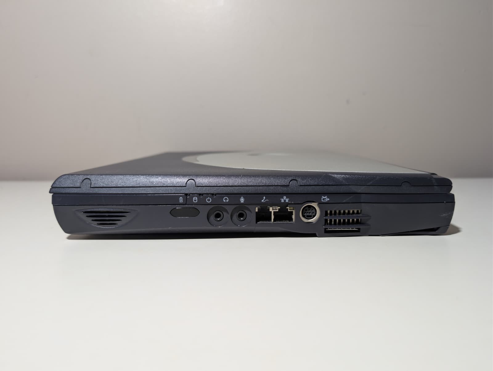 Read! Dell Inspiron 4150 | Intel Pentium IV 768MB RAM NO HDD | Locked Bios | DVD