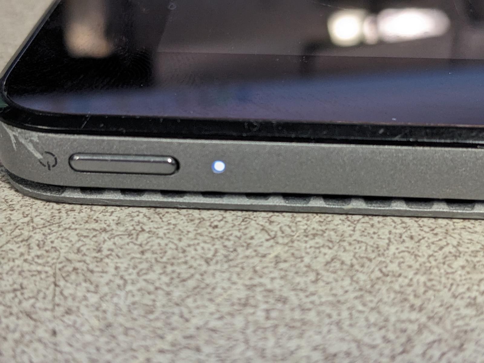 DELL LATITUDE 7210 2-IN-1 i7-10610U @ 1.8GHz, 16GB RAM, NO HDD/OS – (FOR PARTS)