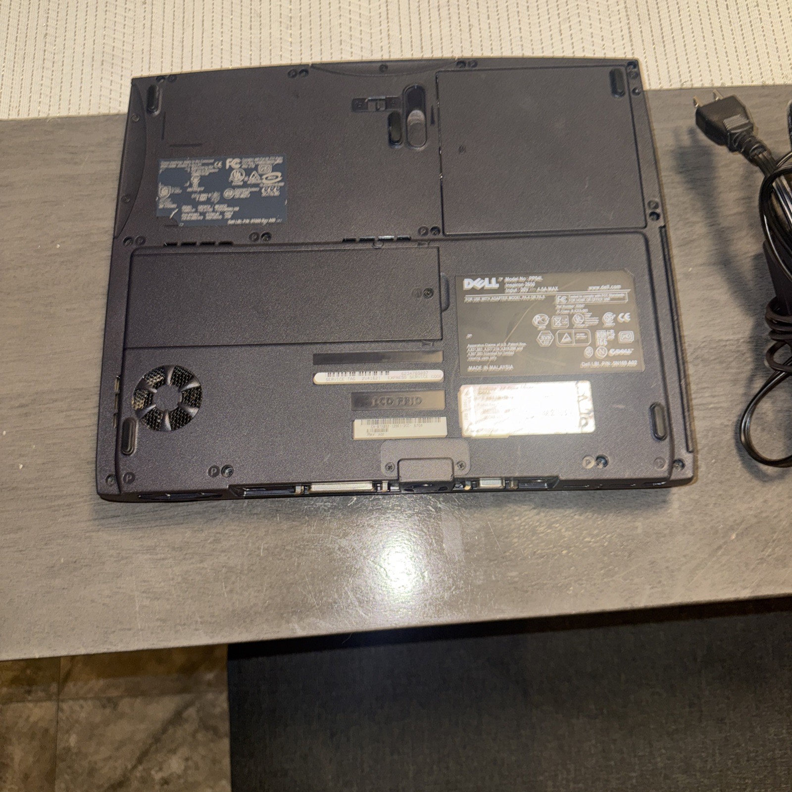 Dell Inspiron 2650 14″ Celeron 1.5GHZ 256MB 30GB 3 1/2 Floppy Disc Window XP