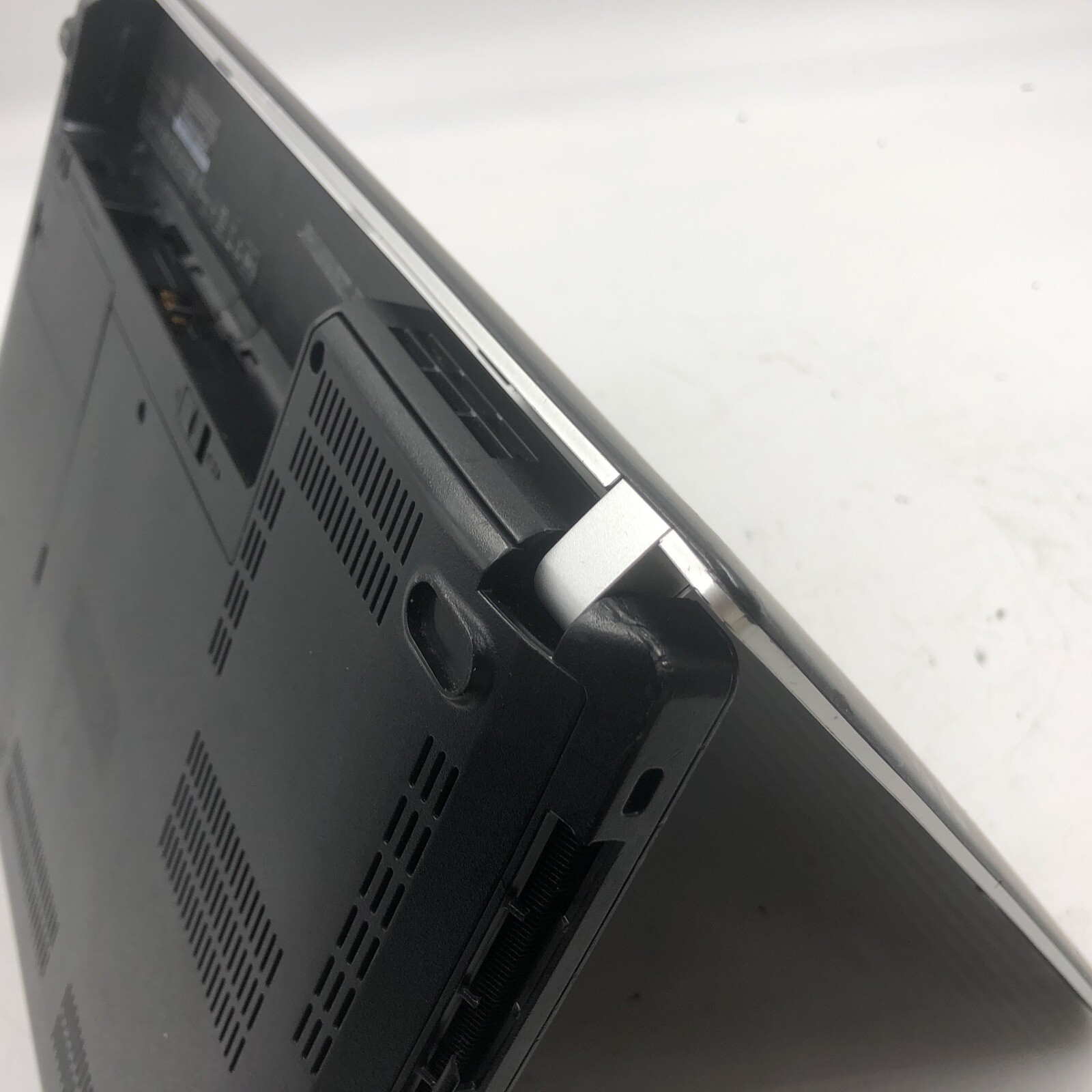 Lenovo Thinkpad E440 Laptop i3-4000M 2.4 4GB NO HDD/OS Bad Display/Keyboard PART