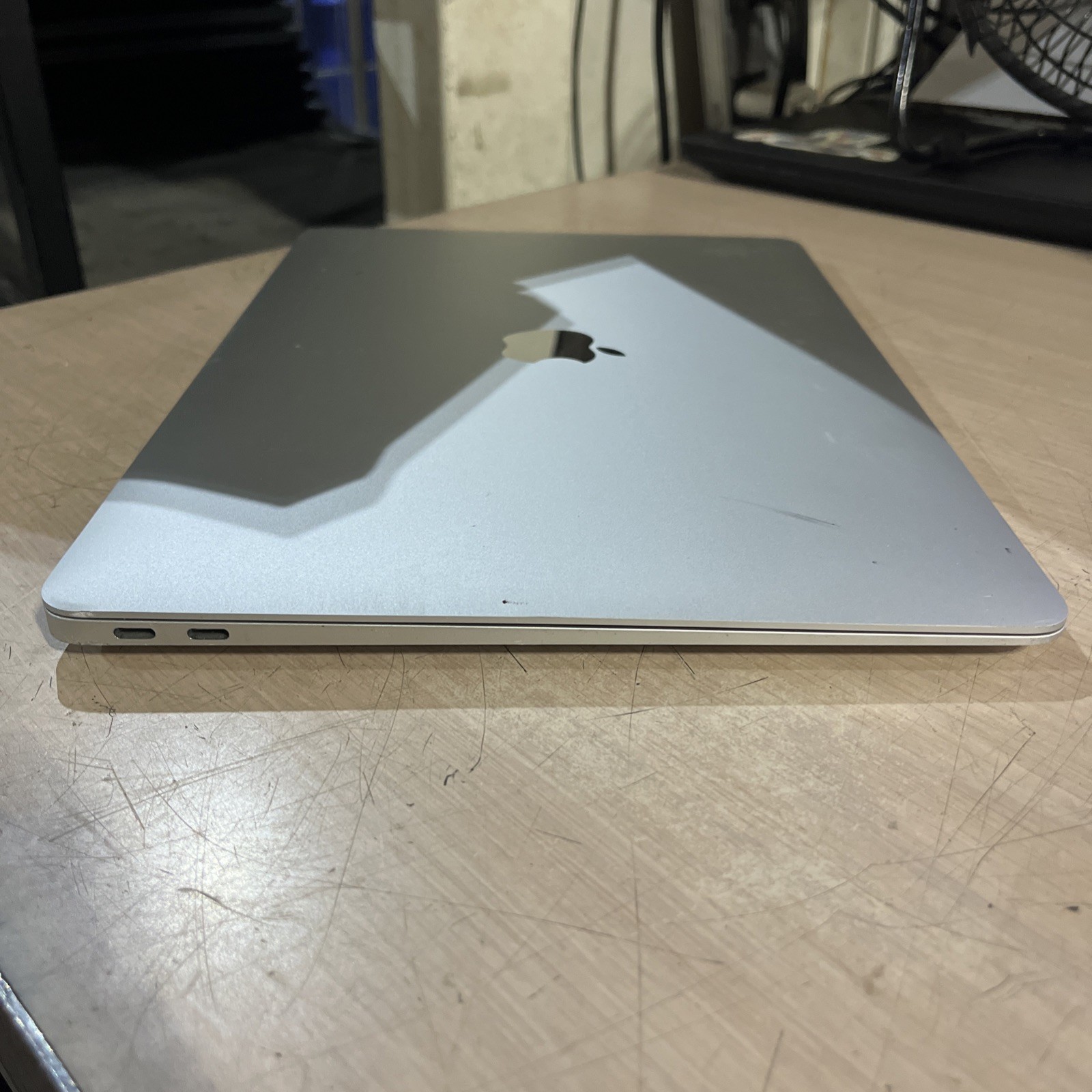 APPLE MACBOOK AIR 13″ SCISSOR, 2020 CORE I3-1000NG4 1.1GHZ 256SSD .