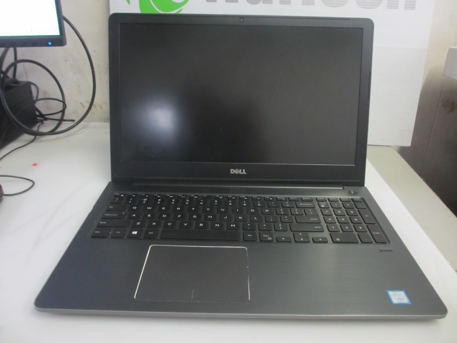 Dell Vostro 5568 Intel i7-7500U 2.7GHz 8GB 250 GB HDD NO OS, NO BATTERY