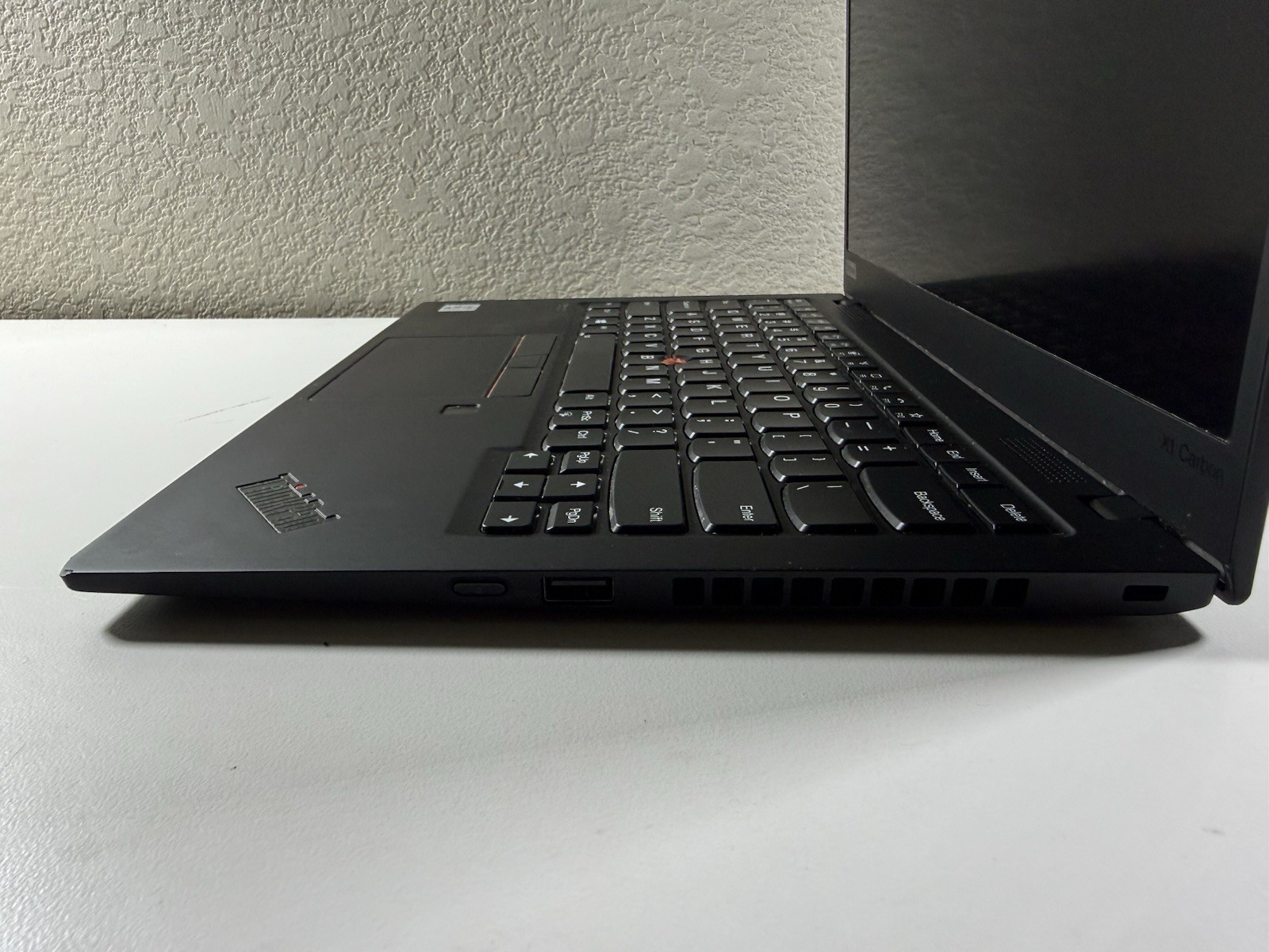 Lenovo ThinkPad X1 Carbon Gen 8 14″ i7-10610U 16GB RAM 512GB WIN 11 NO BATTERY