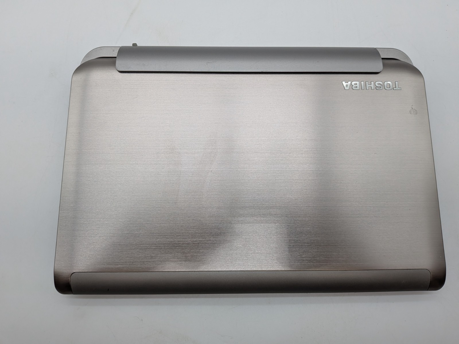 Toshiba Satellite Click W35Dt-A3300 13” Tablet / Laptop
