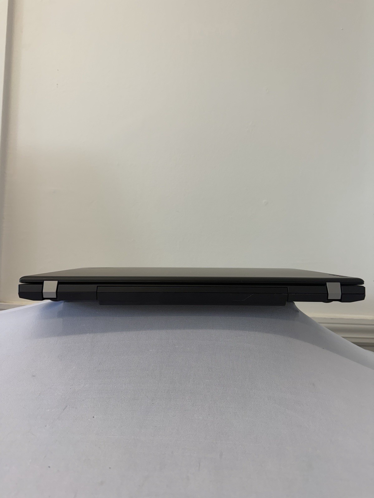 Lenovo Thinkpad E570 Laptop – Good Screen – Intel i5-6200U – RAM 8 GB – Read Des