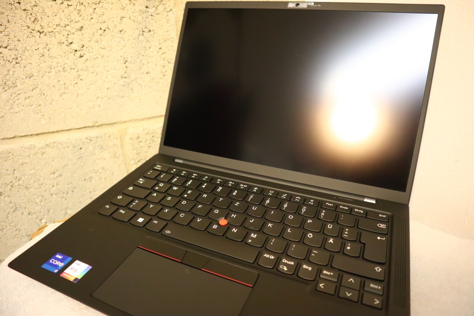 Wow / Lenovo/THINKPAD X1 Carbon G9 i7-41.1oz7 1.1oz/ 4.5oz/ Wuxga / NFC/ Linux /