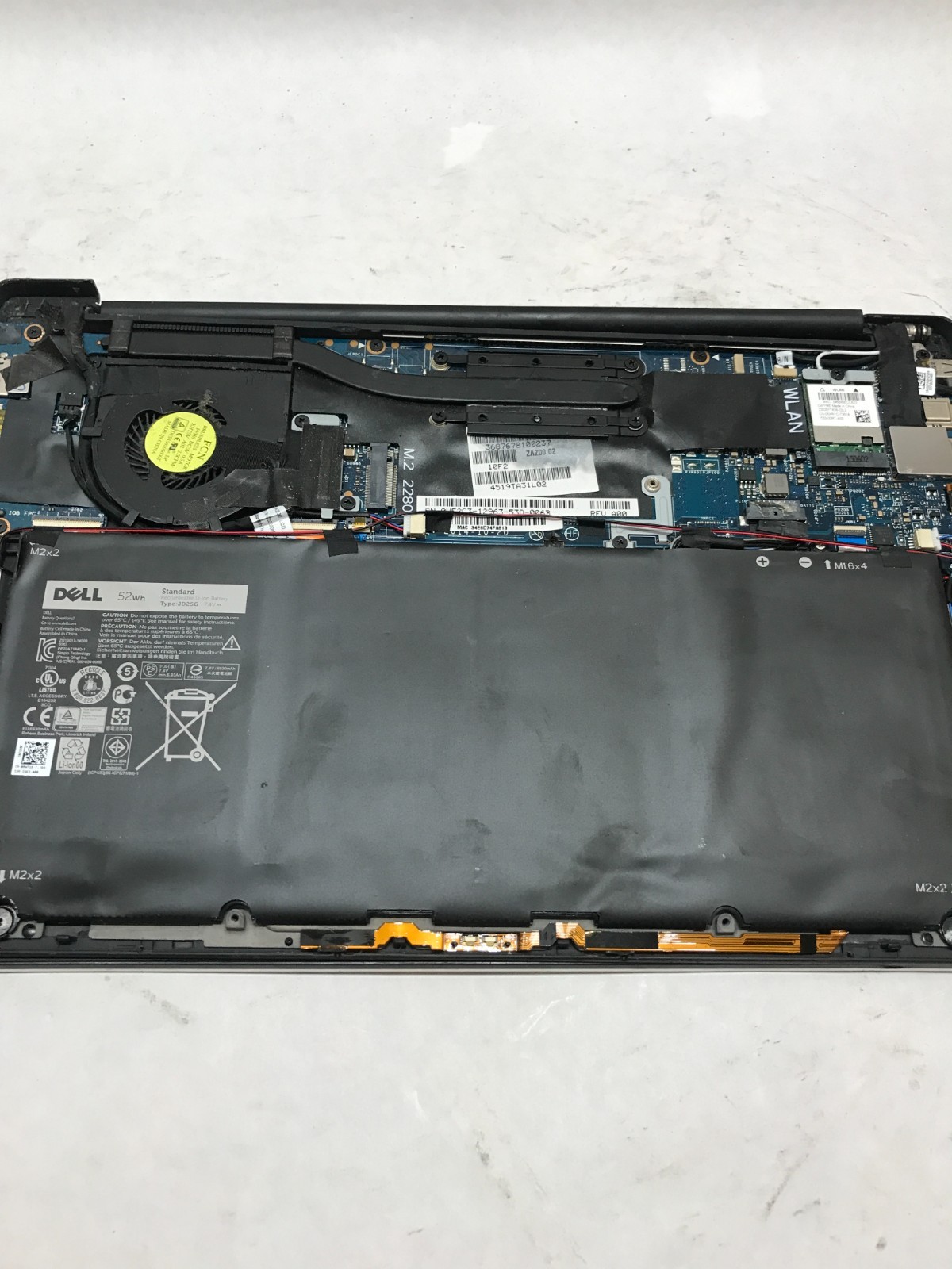 Dell XPS 13 9343 13″ Intel Core i5 8GB RAM NO HDD/OS For Parts CRACKED READ – DW