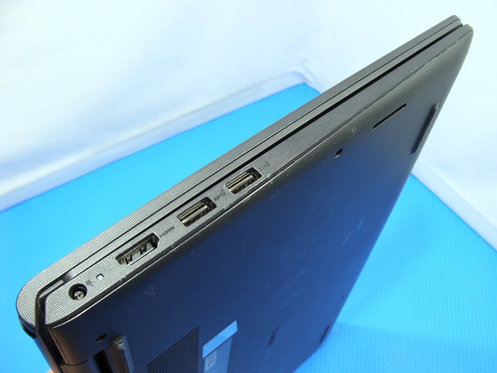 Dell Vostro 15 3510 15.6″ FHD Core i7-1165G7 2.8GHz 16GB 512GB SSD W11P +Charger