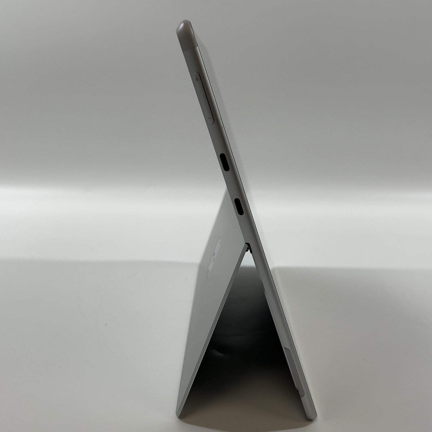 Microsoft Surface Pro X 2010 13″ SQ1 3.0GHz 8GB RAM 128GB SSD
