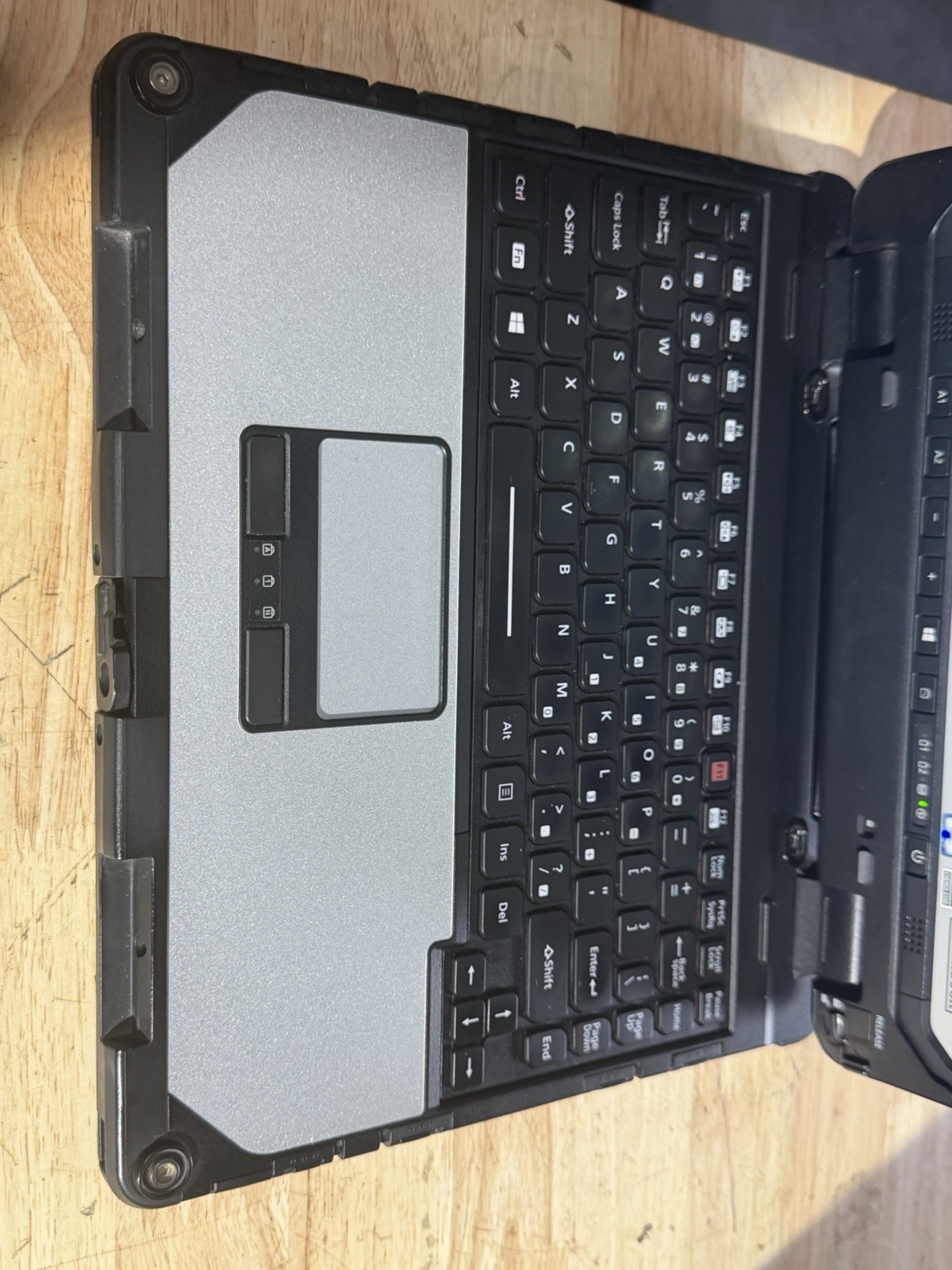 Panasonic ToughBook CF-33 i5-7300U 16 GB Ram 256GB SSD QHD Win 11 Pro Touch