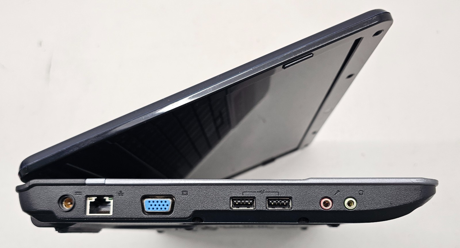 Acer Aspire 5732Z-4867 Laptop Intel Pentium Dual Core T4400 3GB NO HD/OS (FL)