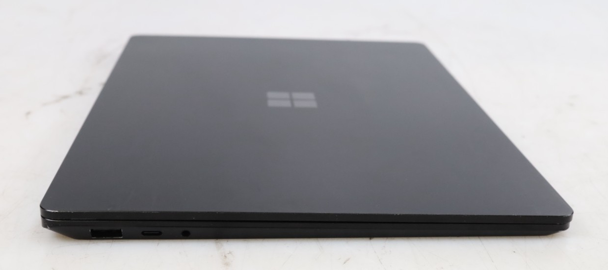Microsoft Surface Laptop 4 13.5″ AMD Ryzen 7 16GB 512GB SSD AMD Vega No COA OS
