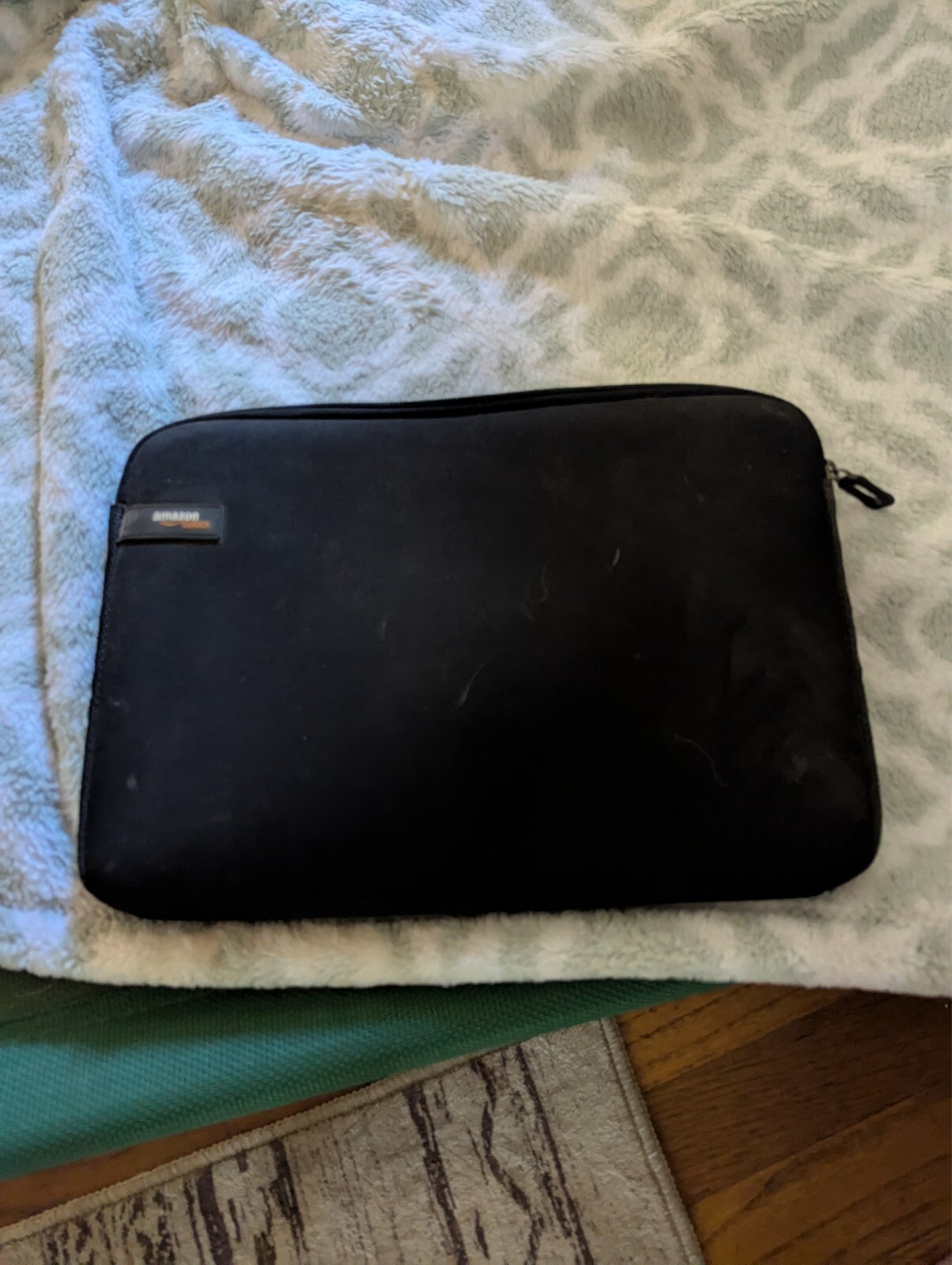 ASUS X200CA INTEL CELERON 1007U @ 1.50GHz 4GB RAM WIN-10H with carrying case