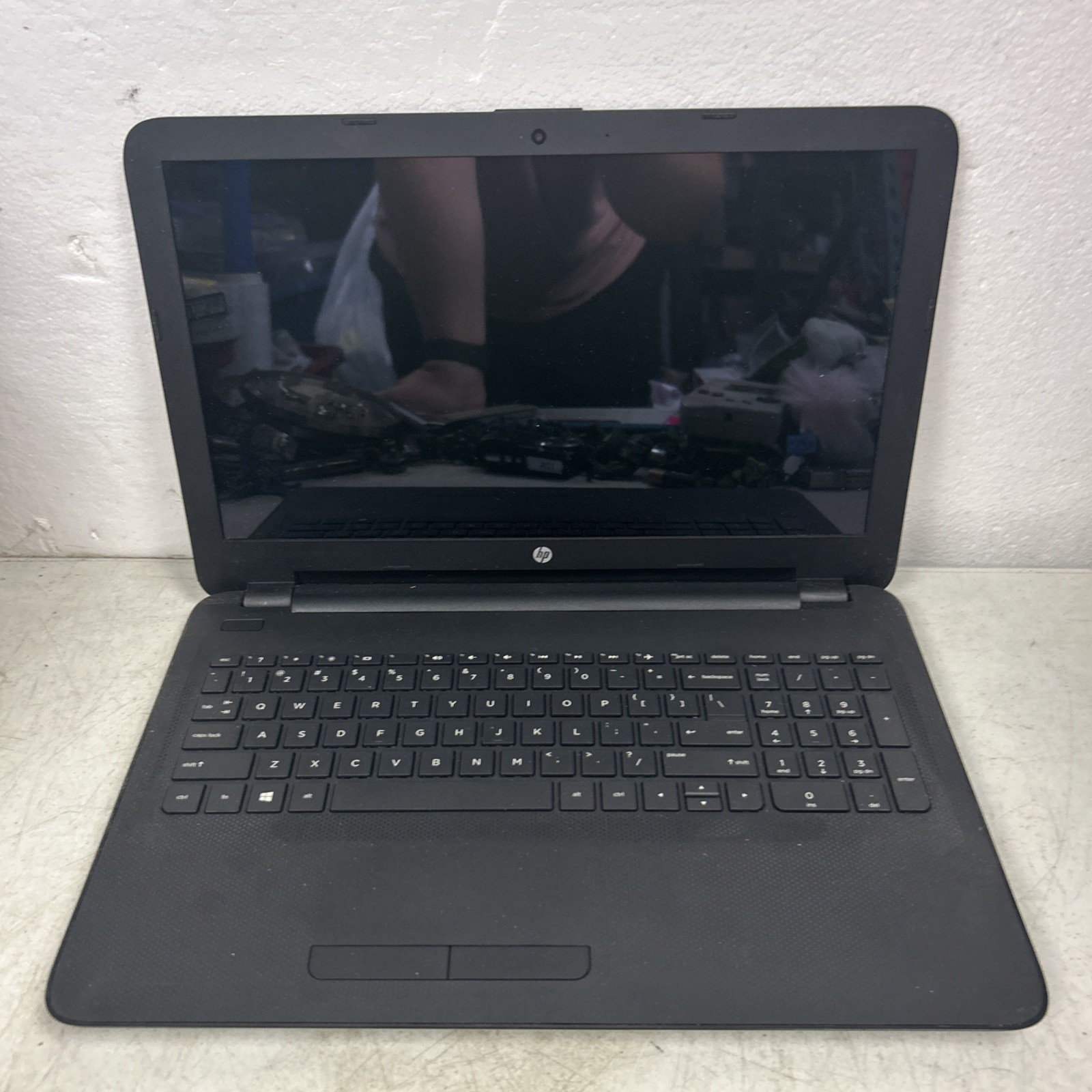 HP 15-BA079DX | AMD A10-9600P | 128GB | 6GB |