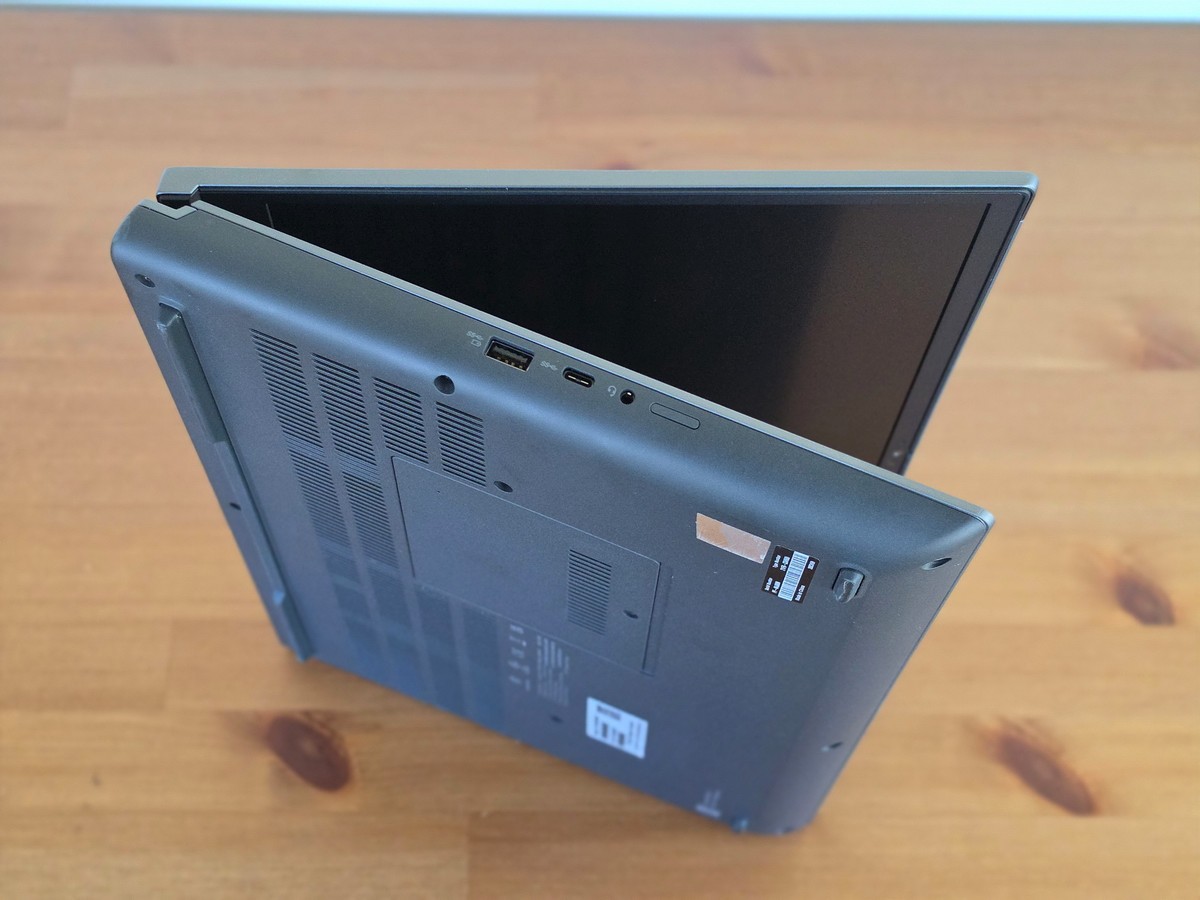 Lenovo ThinkPad P16 Gen 2 i7-13700HX 16″ 2560×1600 32GB RTX 2000 Ada PS
