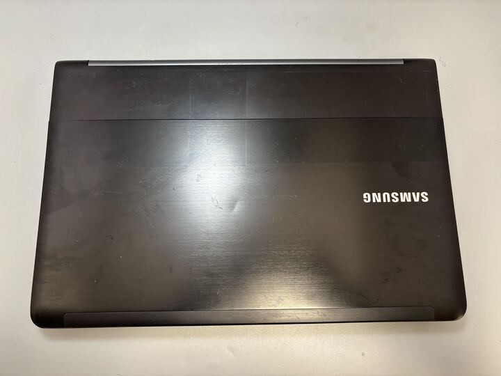 Samsung 15.6″ Notebook NP-RC512 Intel i7-2630M 6GB RAM 750GB HDD NO OS