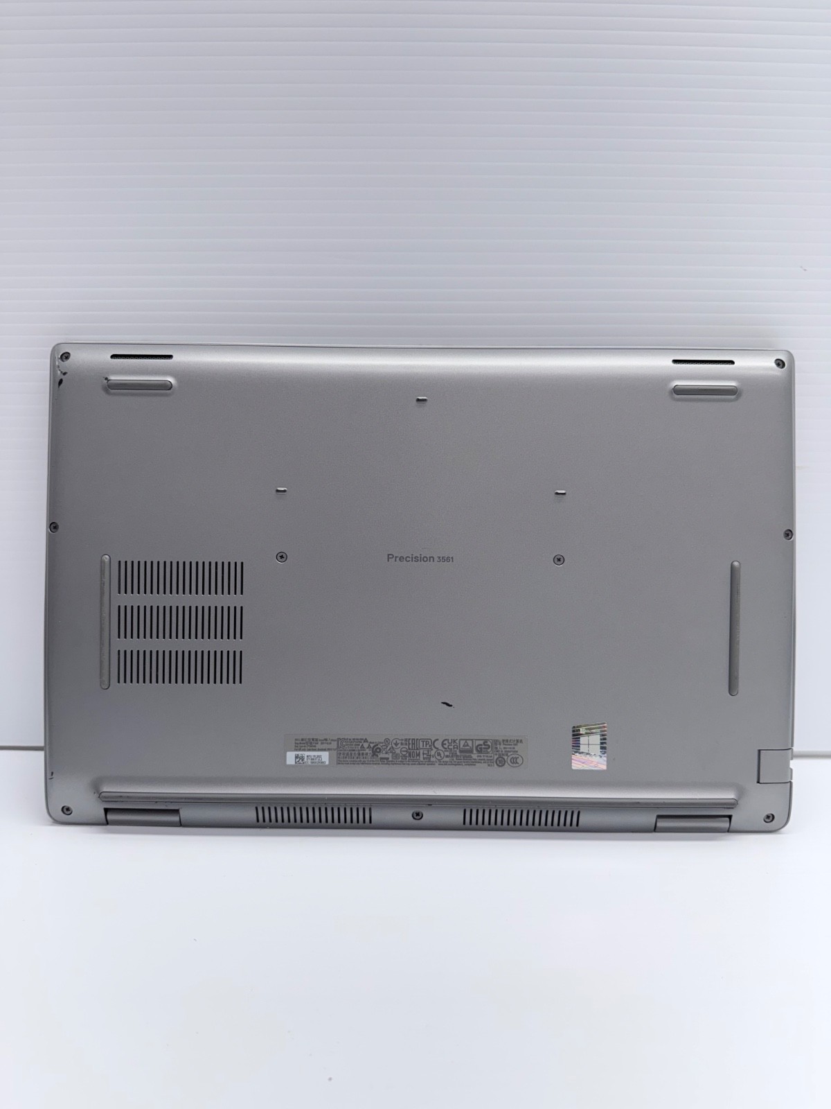 Dell Precision 3561 Laptop + Dock | i7-11800H 16GB 256GB SSD T1200 15.6″ – SP71