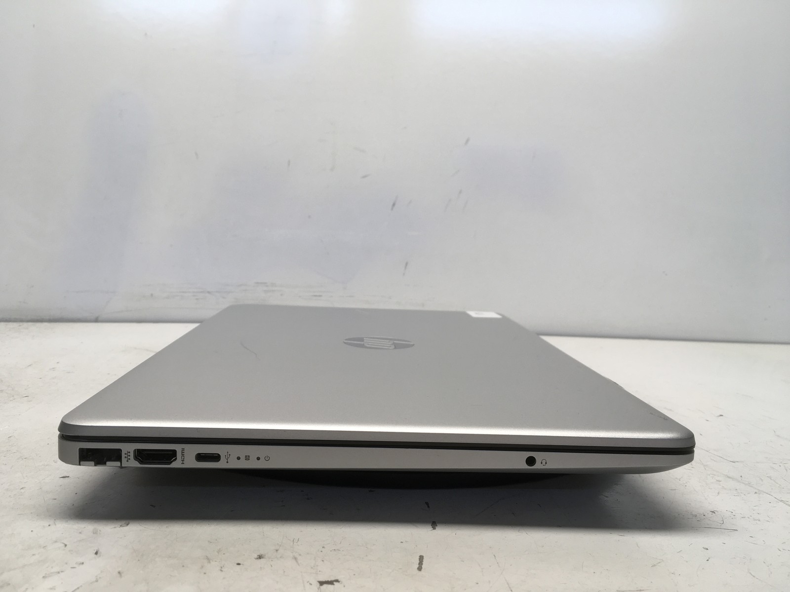 HP 15-DW3065ST Intel i5-1135G7 2.4GHz No RAM NO HDD No Batt