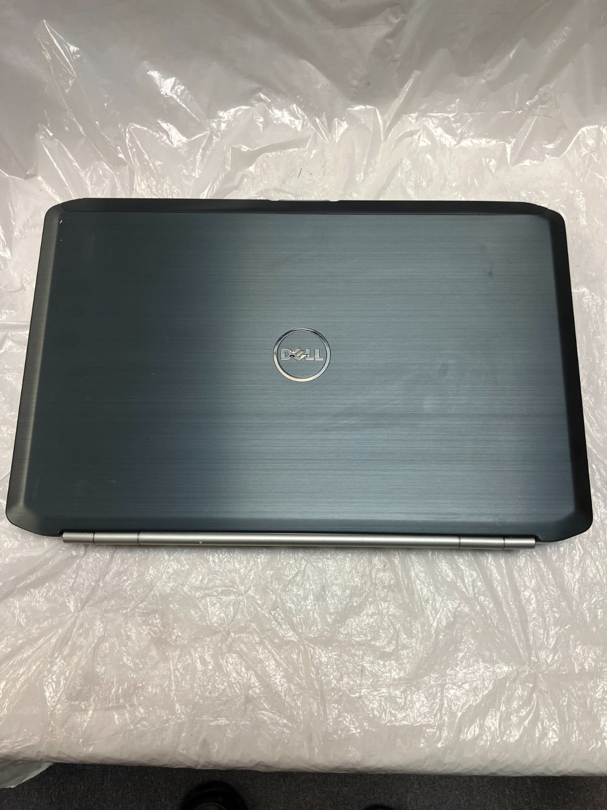 DELL LATITUDE E5520 Laptop i3-2350M + 4 GB No HD/Battery FOR PARTS