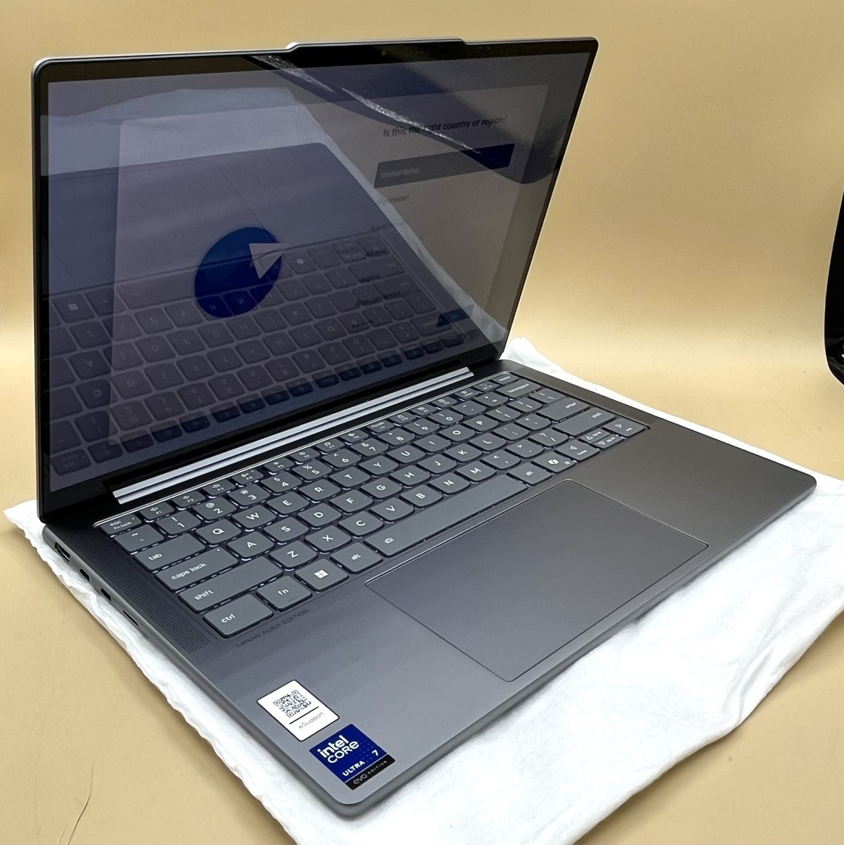 YOGA SLIM 7 14ILL10 AURA EDITION – ULTRA 7 256V, ARC 140V 8GB, 16GB (MVP030722)
