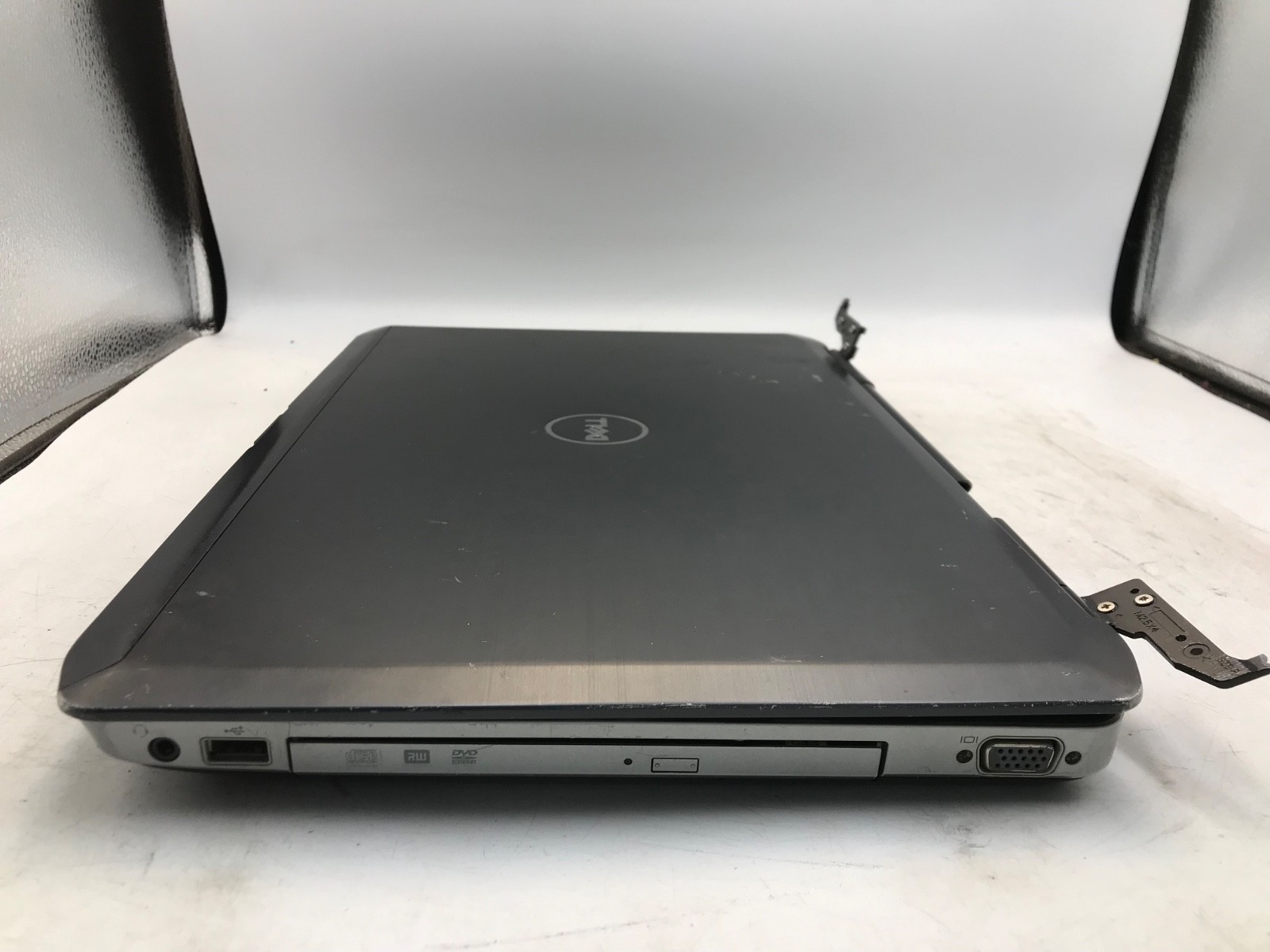 Dell Latitude E5530 Intel Core i5 3rd Gen. 15.6″ Laptop-NO BOOT/BROKEN HINGE-MZ