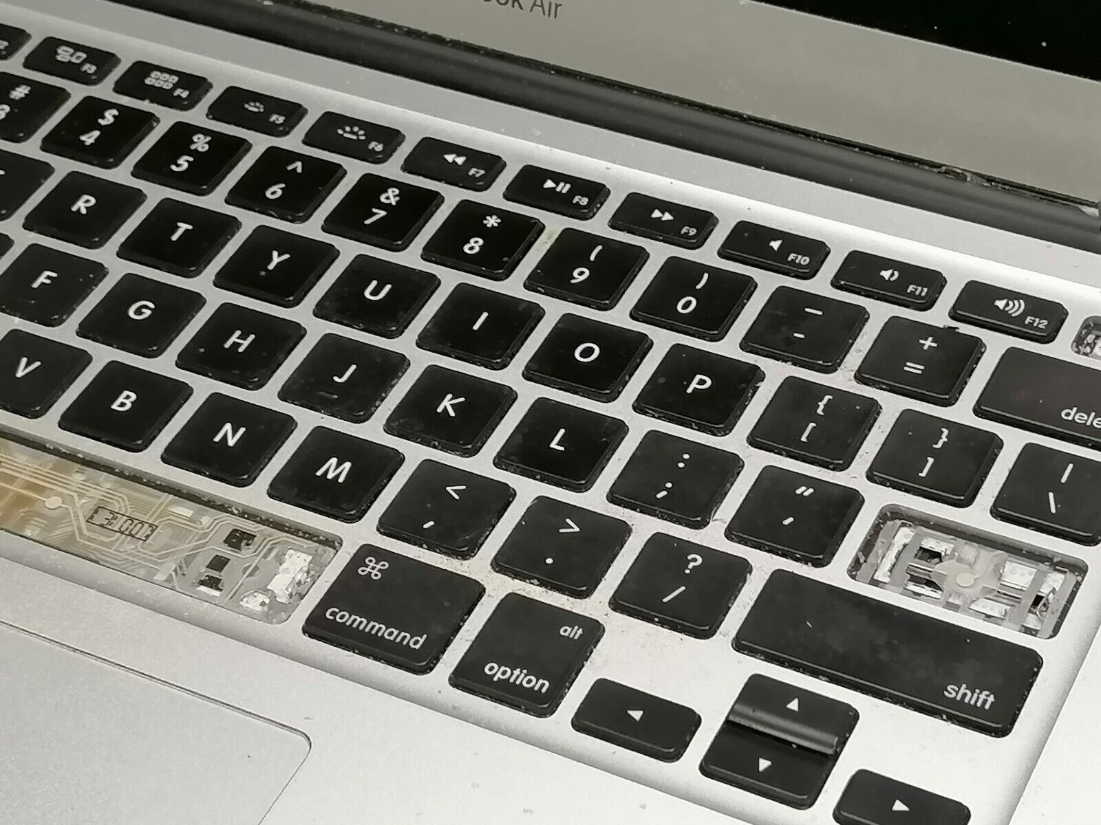 FOR PARTS 2013 13.3″ Apple MacBook Air A1466 (i5-4250U/NO RAM/NO HDD)