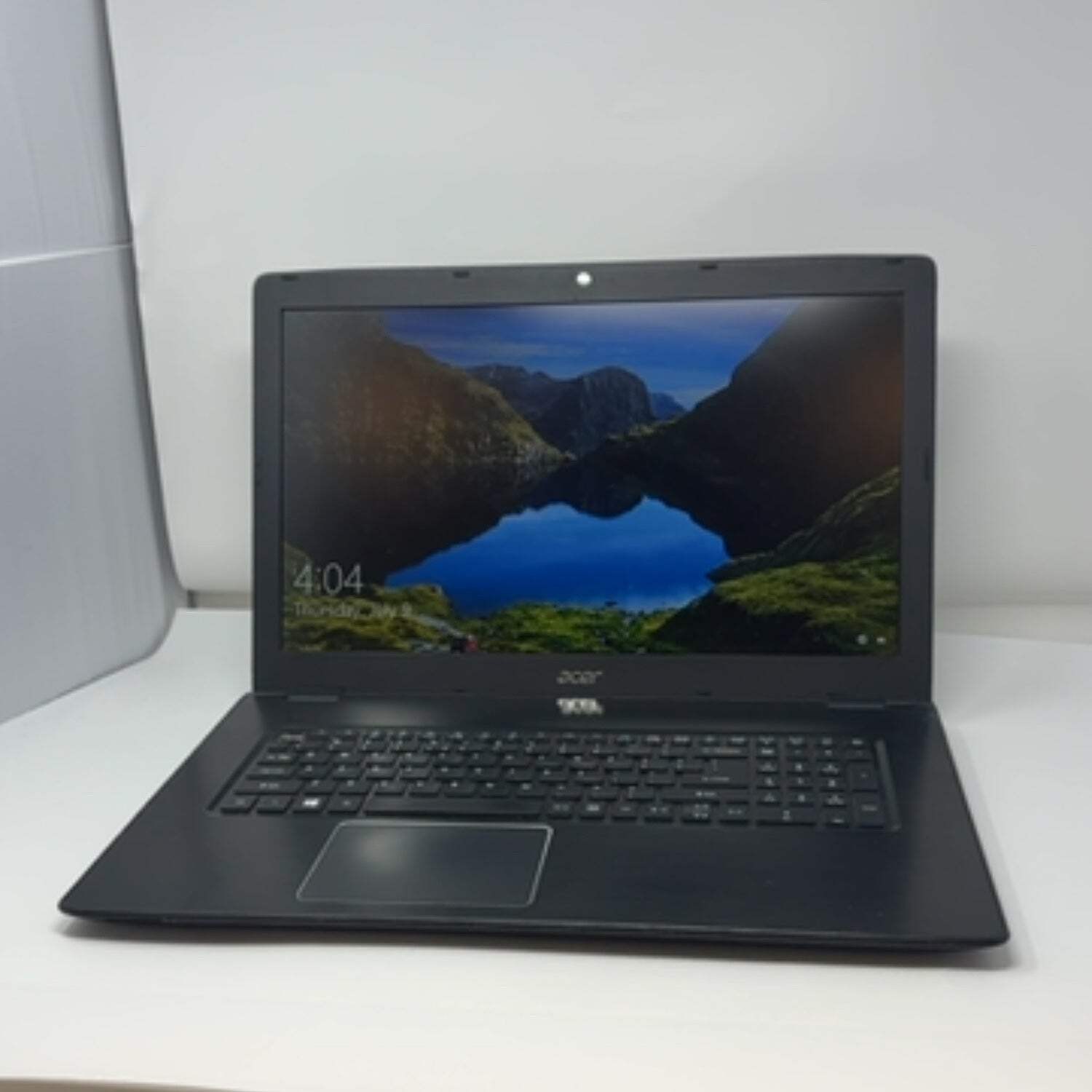 Acer Aspire E5-774 17.3″ i5-7200U 2.7GHz 32GB RAM 256GB SSD GeForce 940MX