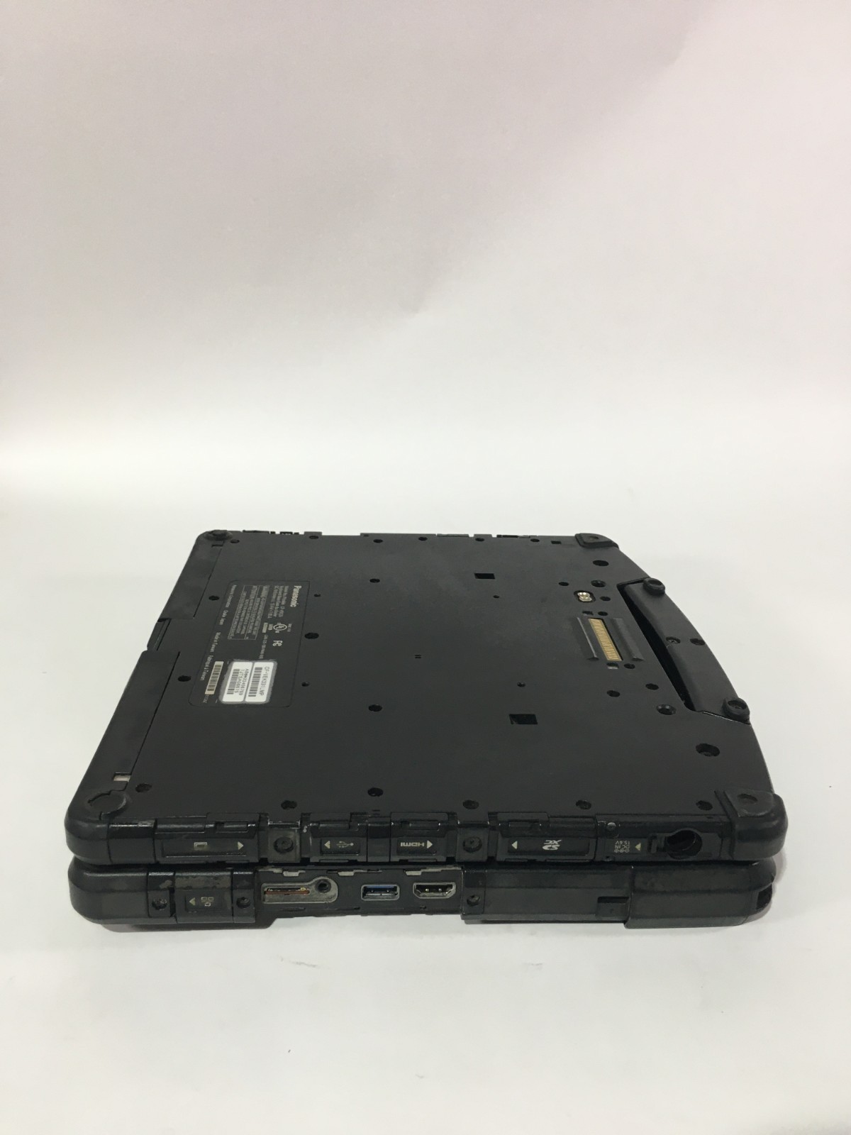 Panasonic Toughbook CF-33 i5-7300U 2.60GHz 256GB SSD 16GB FAIR BATT LOCKED w/ AC