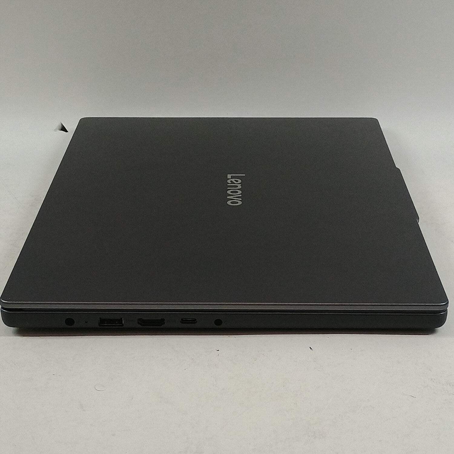 Lenovo IdeaPad Slim 3 15Q8X10 15.6″ Snapdragon X X1-26-100 2.9GHz 16GB RAM 256GB