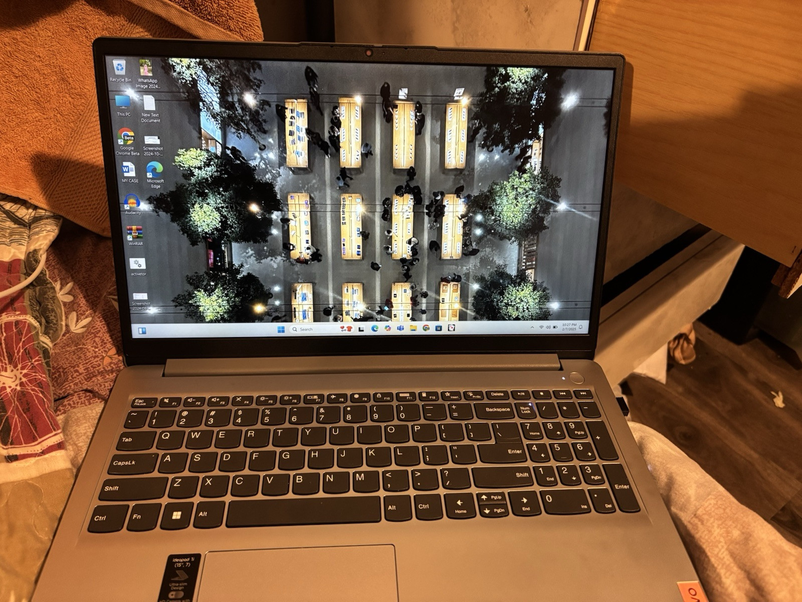 Lenovo IdeaPad 1 Laptop 15.6″ FHD Touchscreen, Intel Core I3-1215U, 8GB RAM