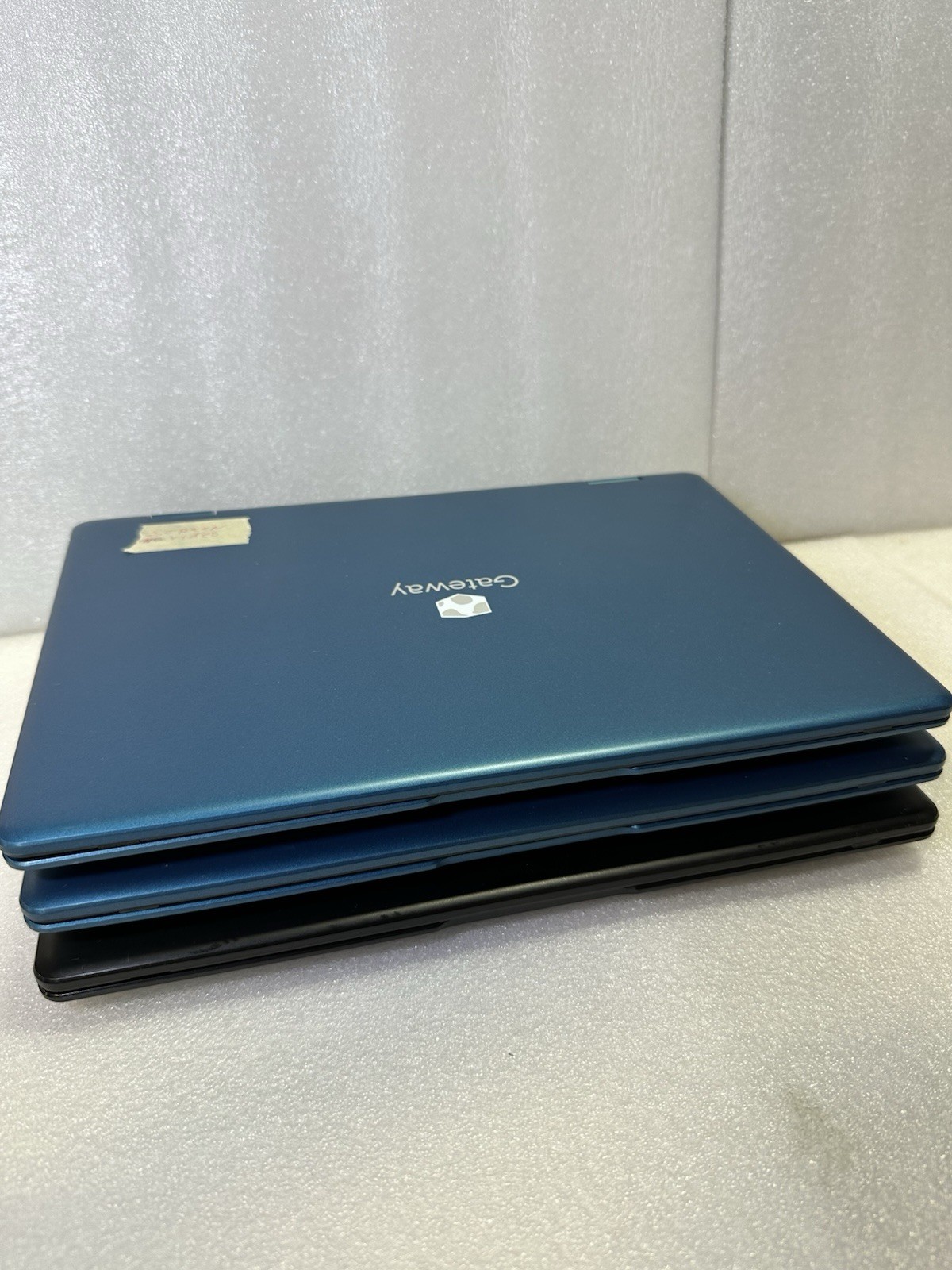 LOT Of 15 LAPTOPS; Gateway, Lenovo, HP, ACER, Samsung