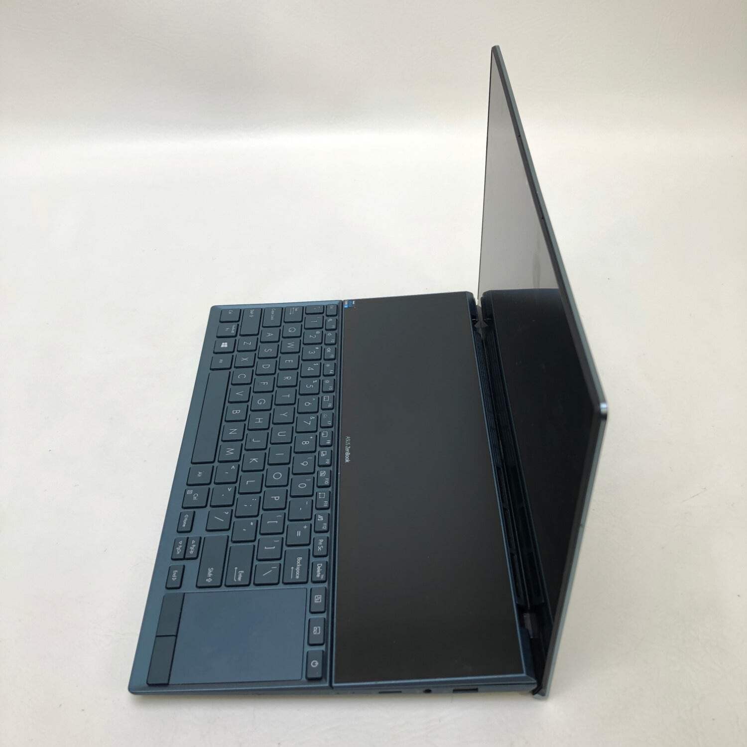 Asus Zenbook Duo 14 UX482EAR 14″ i5-1155G7 2.5GHz 8GB RAM 512GB SSD