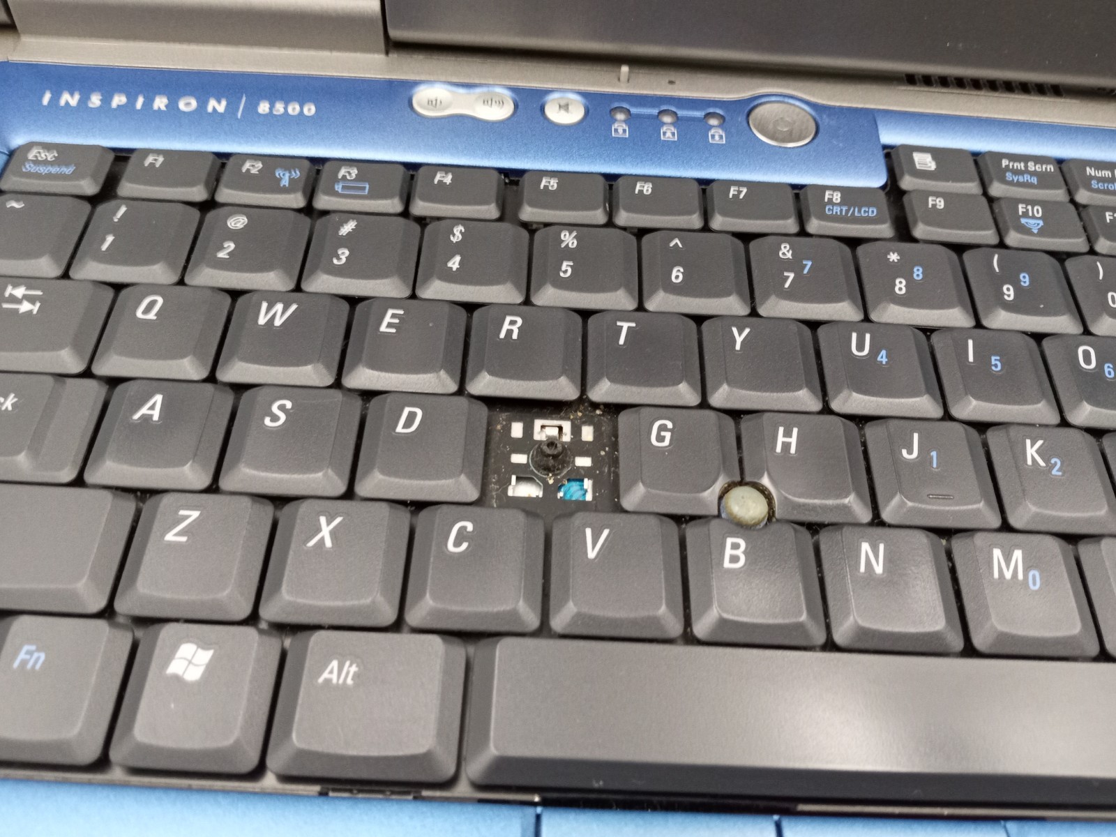 Dell Inspiron 8500 15″ Laptop Intel Pentium 4 1GB RAM 60GB HDD WinXP – READ -RR