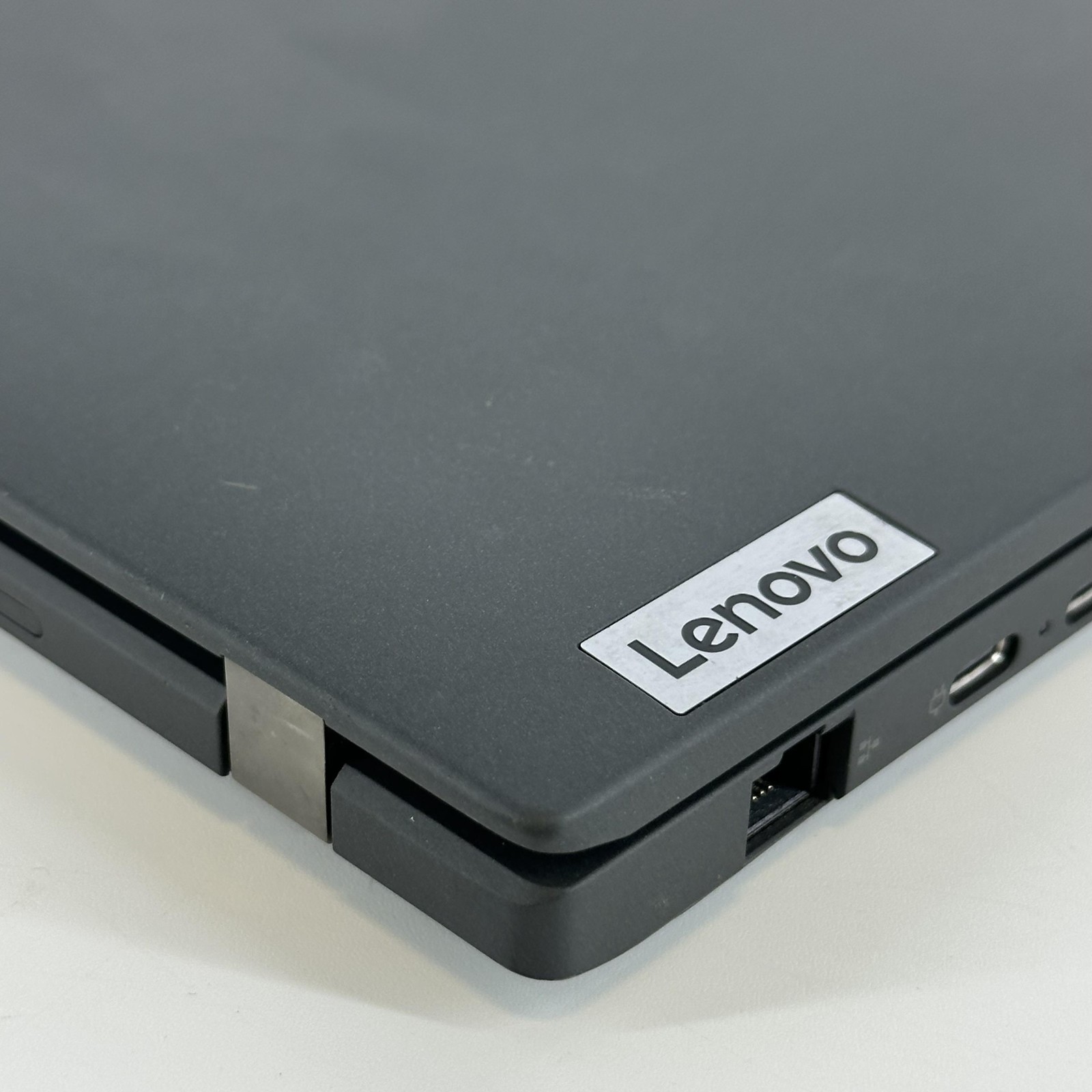 Lenovo ThinkPad T14 Gen 3 Black FHD+ 2.7 GHz Ryzen 7 PRO 6850U 16GB 1TB SSD Good